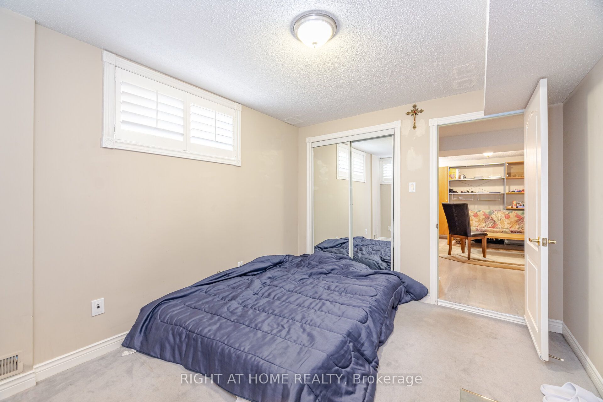 257 Anthony Avenue Property Photo 39