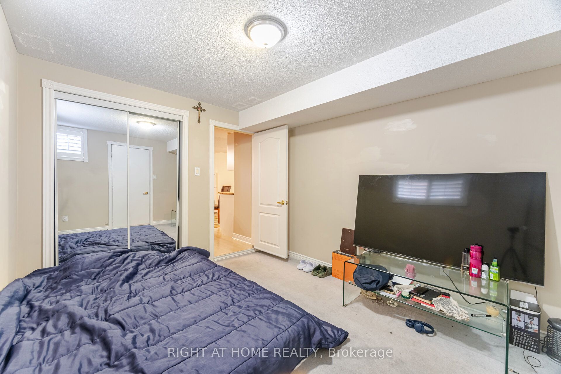 257 Anthony Avenue Property Photo 40