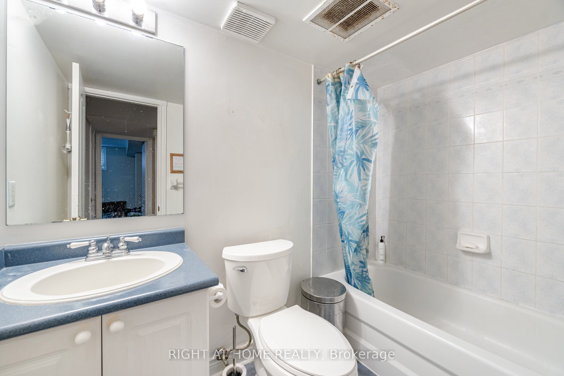 257 Anthony Avenue Property Photo 42