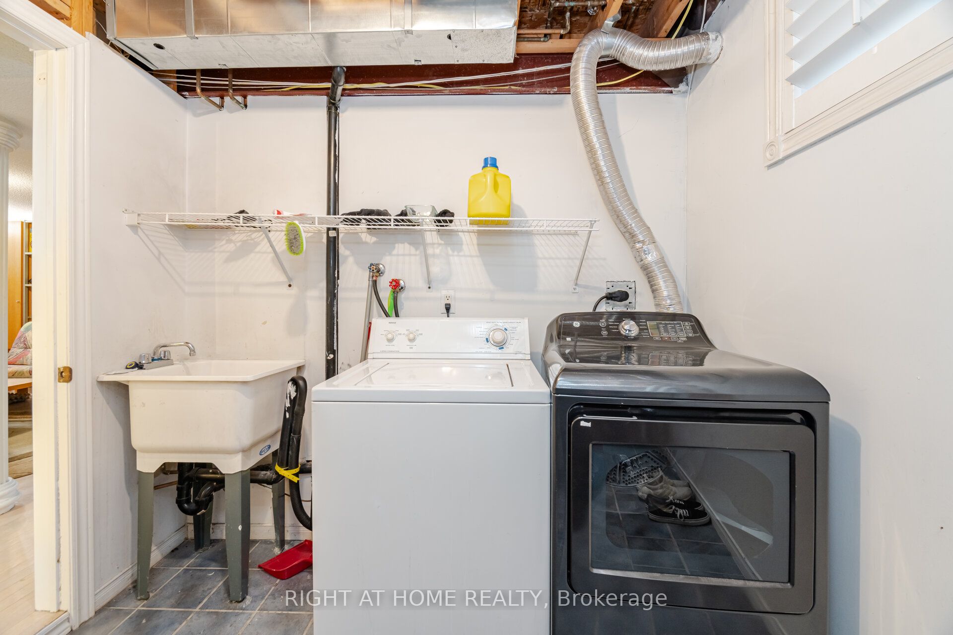 257 Anthony Avenue Property Photo 43