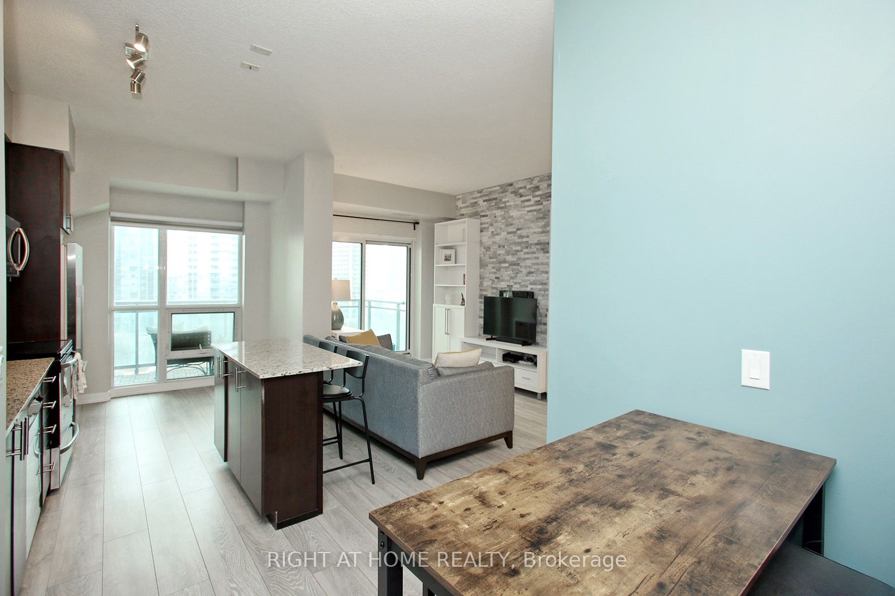 155 Legion Road N 1002 Property Photo 11