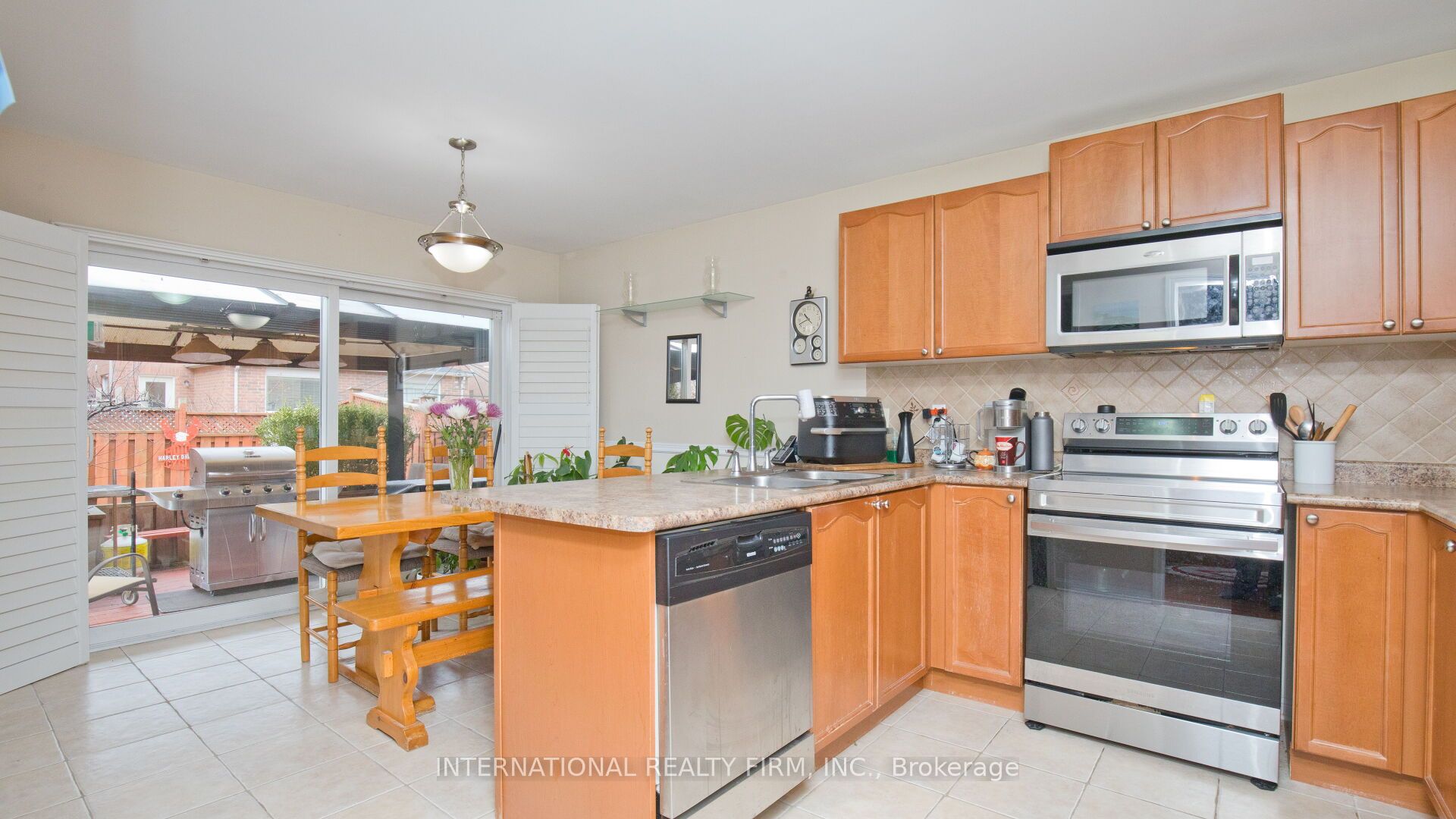 30 Benmore Crescent Property Photo 8