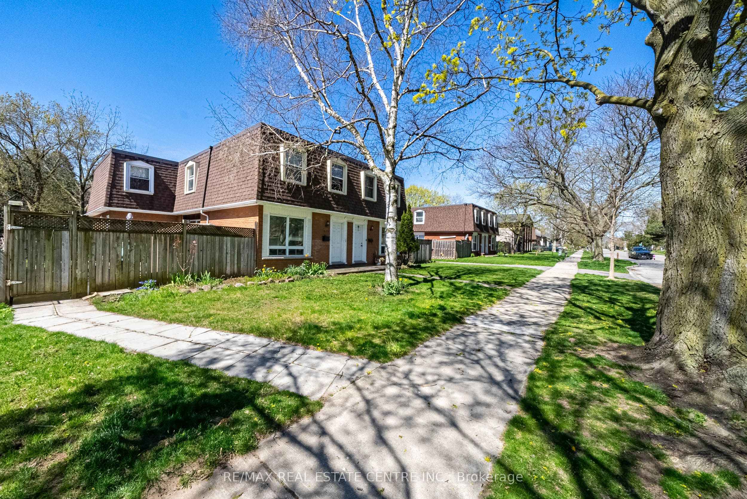648-654 Francis Road Property Photo 4