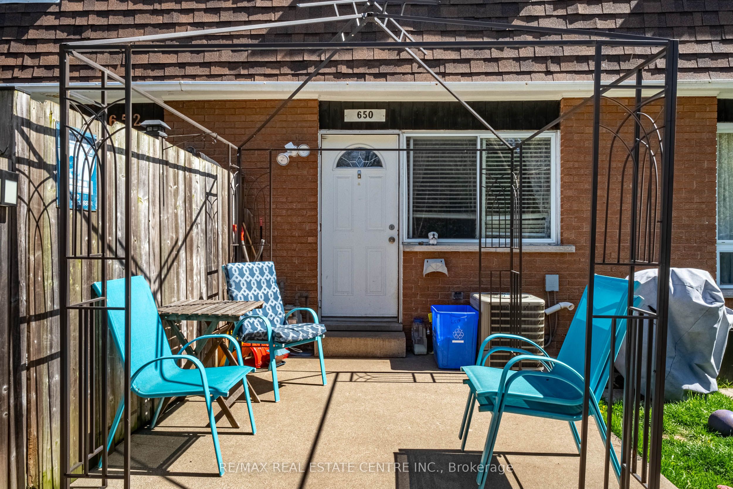 648-654 Francis Road Property Photo 8