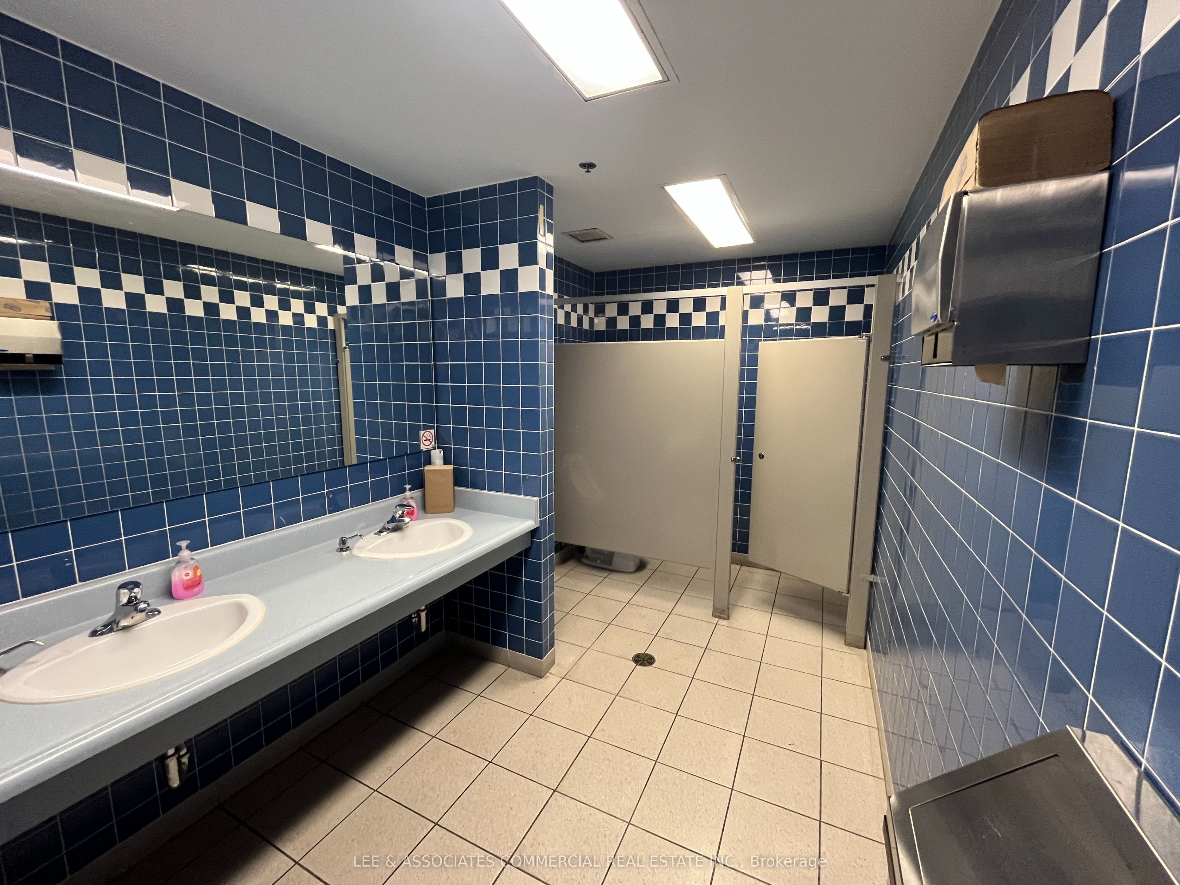 2395 Meadowpine Boulevard Property Photo 9