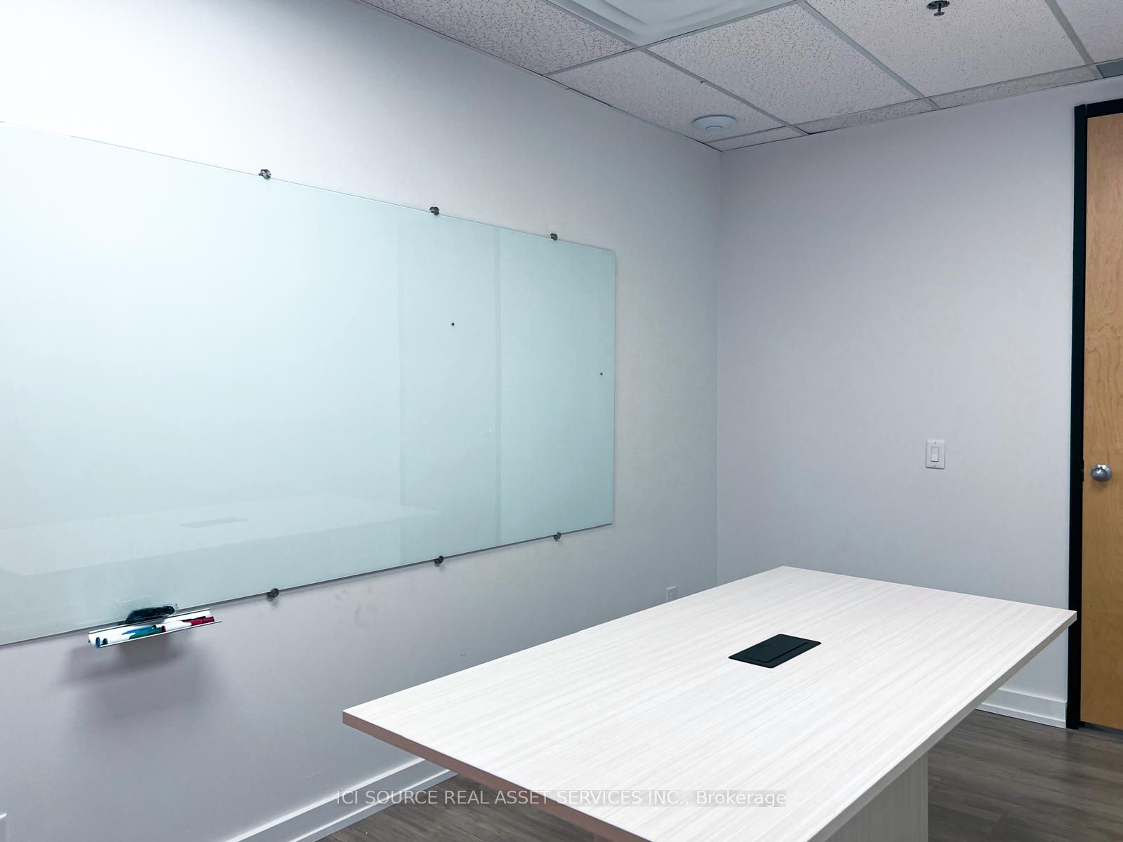 #322 - 2560 Matheson Boulevard Property Photo 6