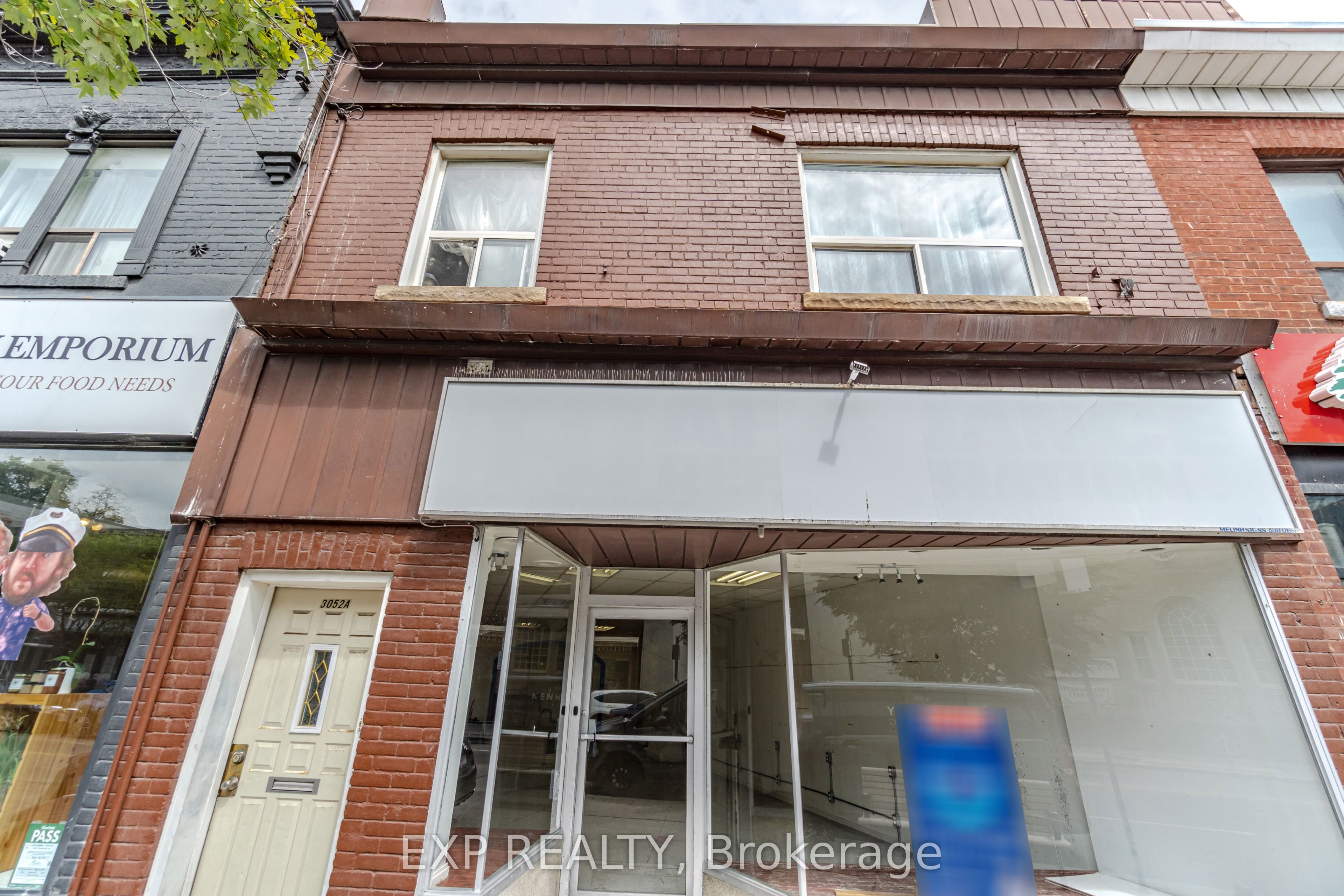 3052 Dundas Street Property Photo 1