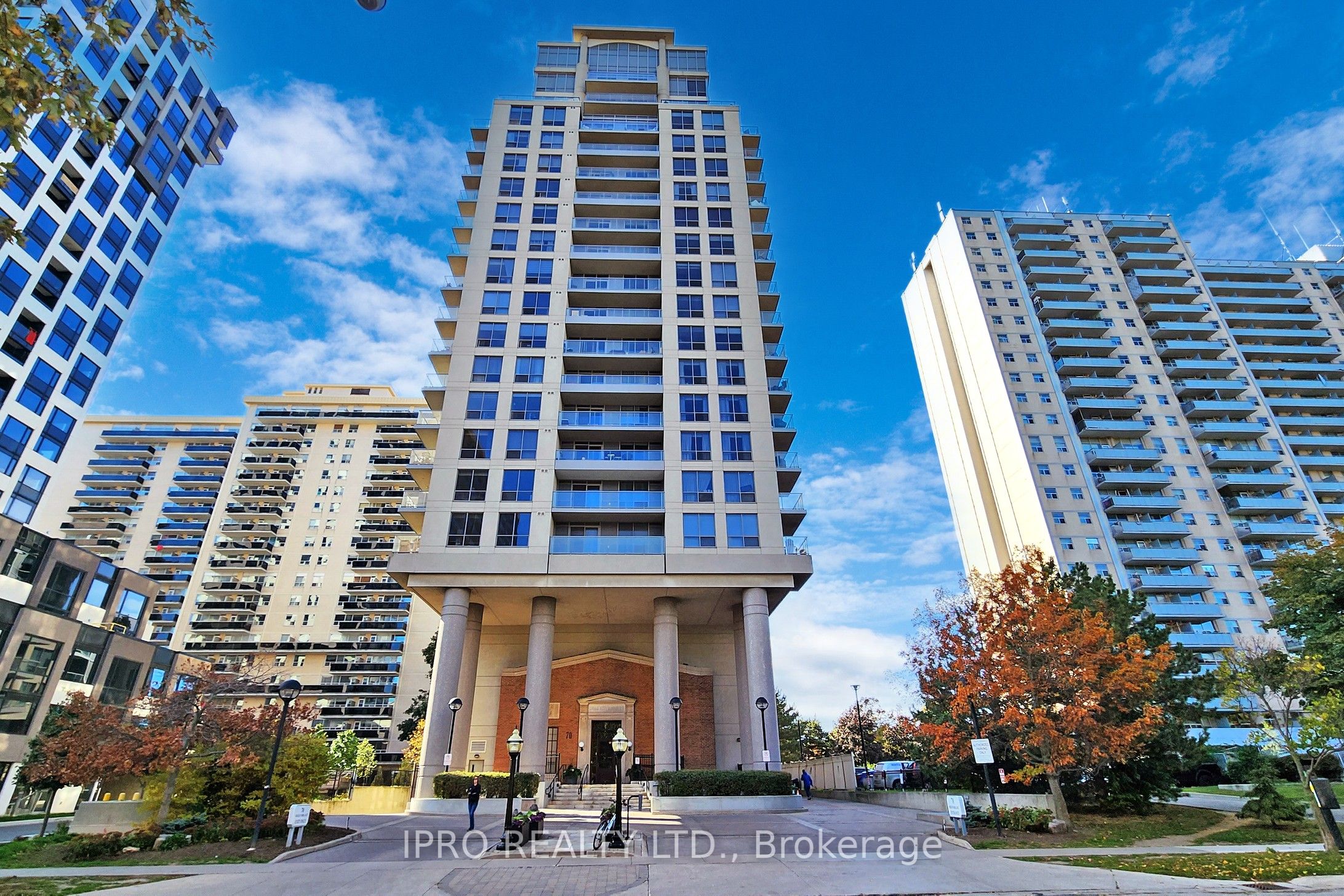 70 High Park Avenue 1804 Property Photo 2