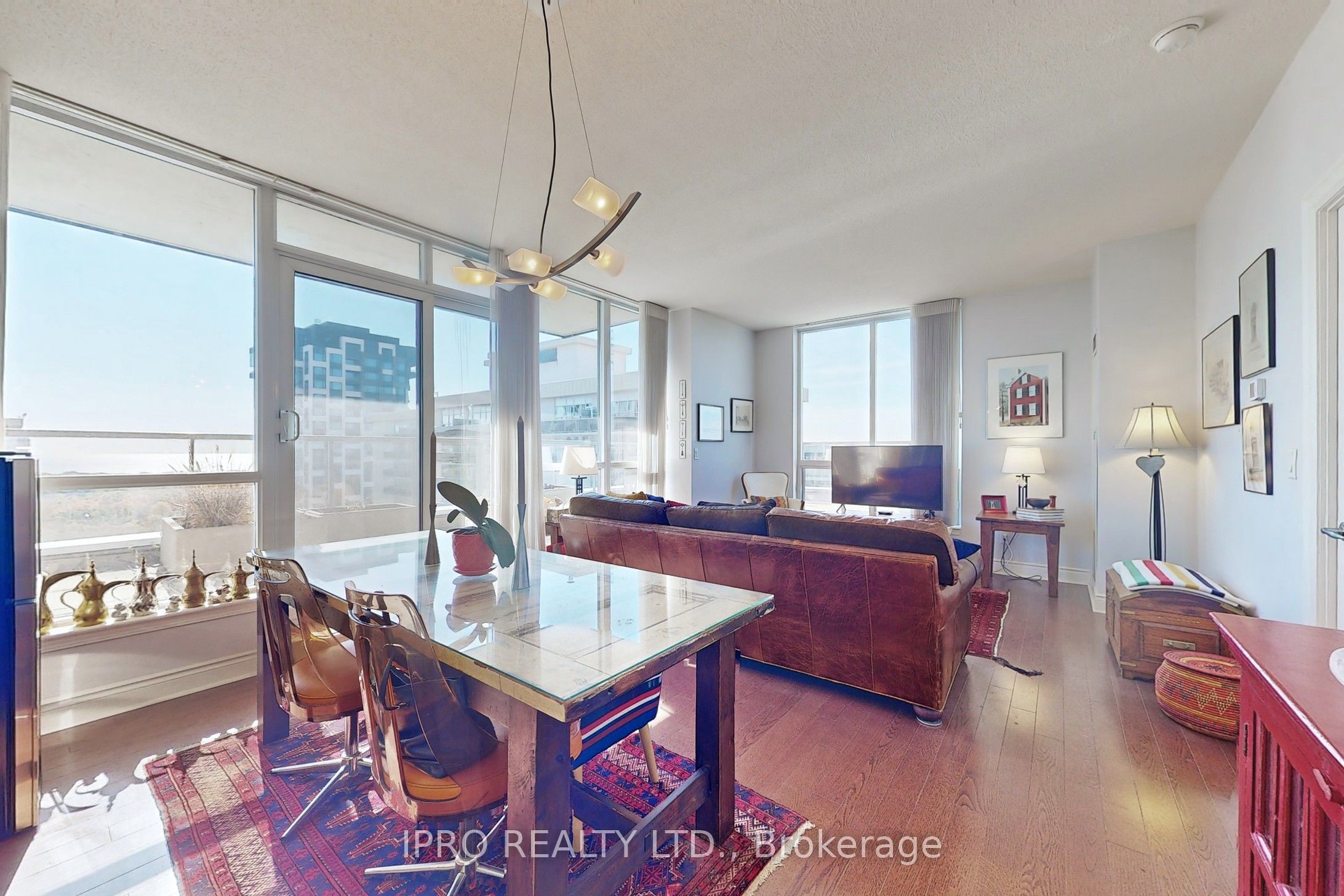 70 High Park Avenue 1804 Property Photo 9