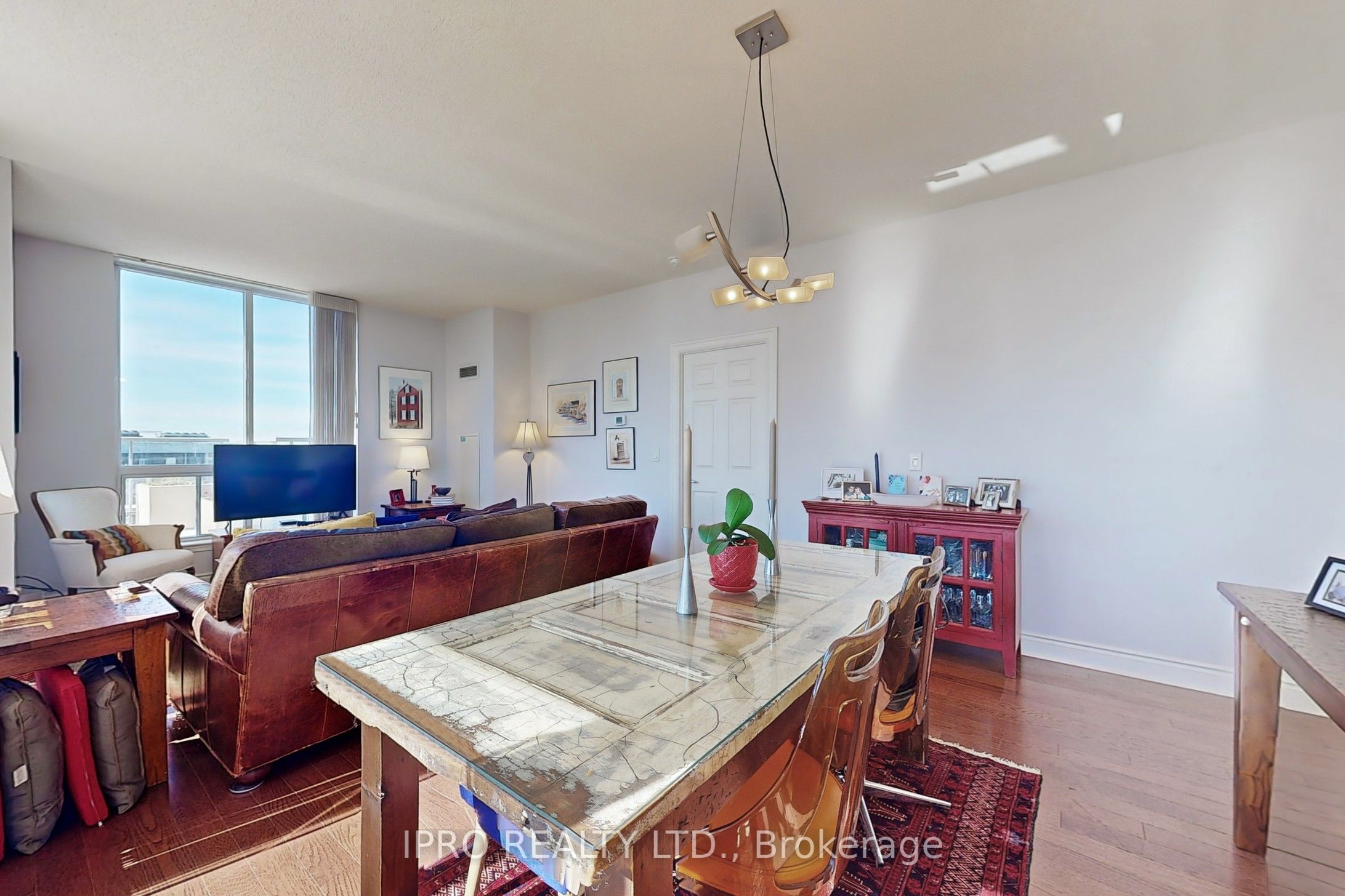 70 High Park Avenue 1804 Property Photo 12