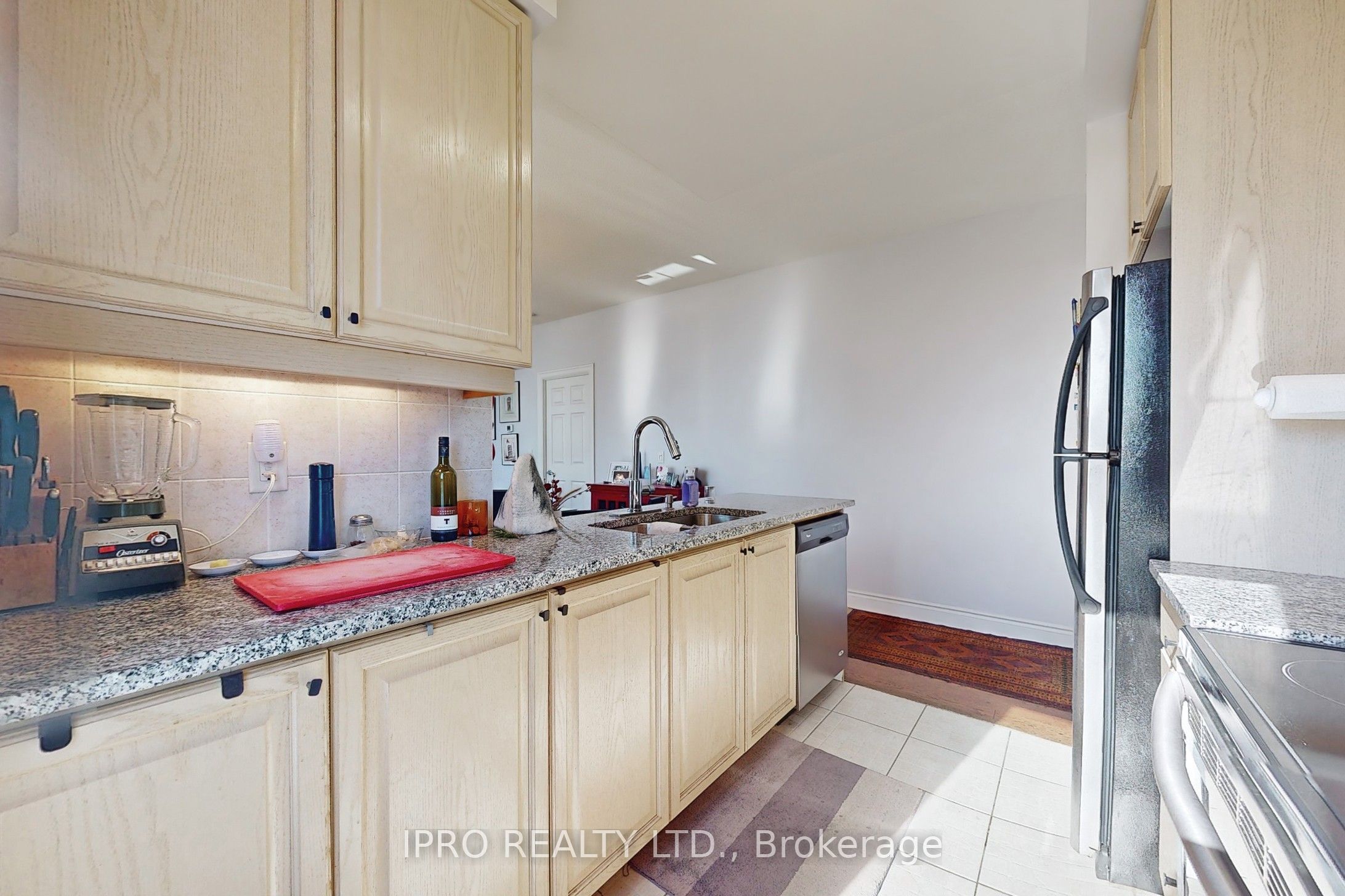 70 High Park Avenue 1804 Property Photo 15