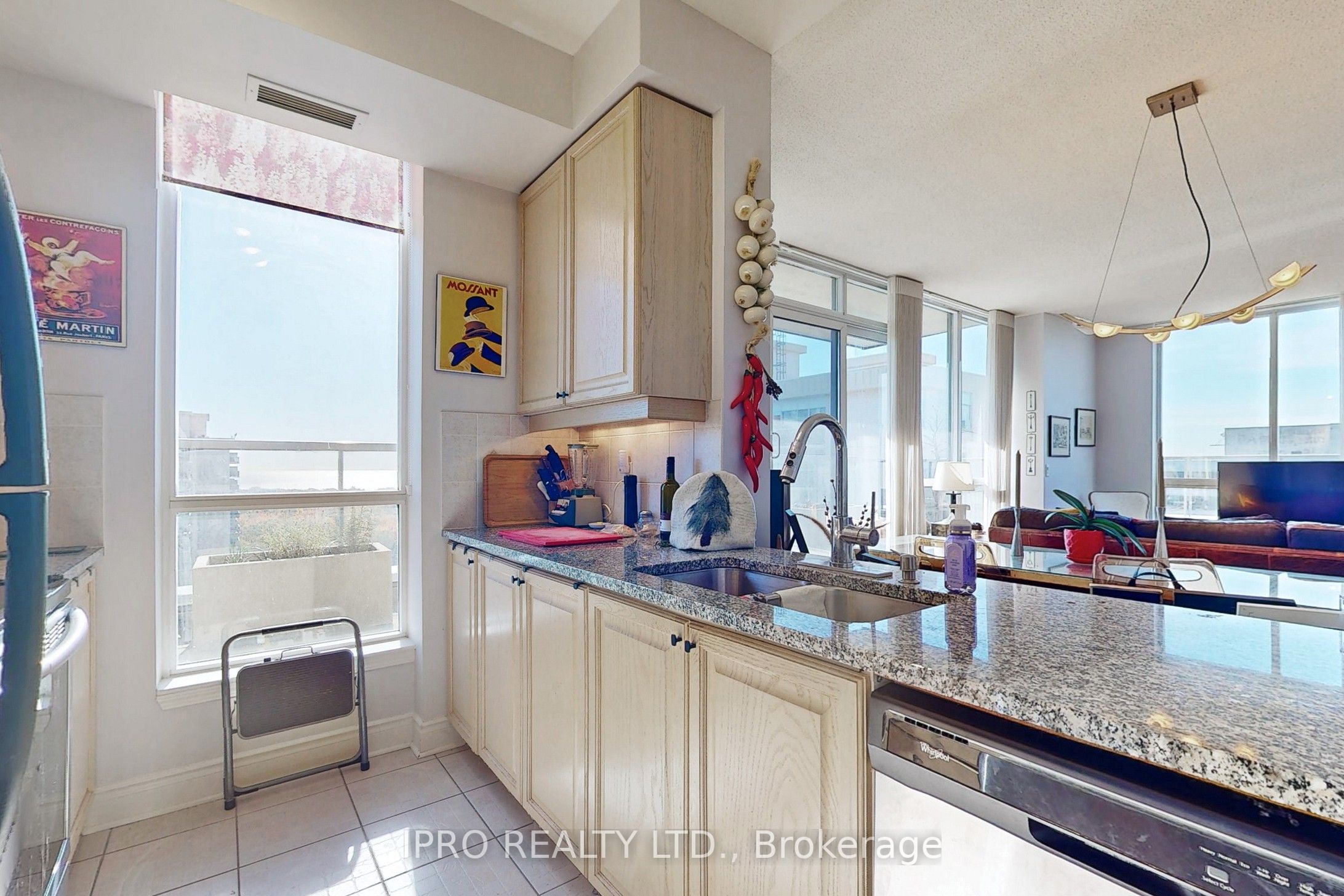 70 High Park Avenue 1804 Property Photo 16