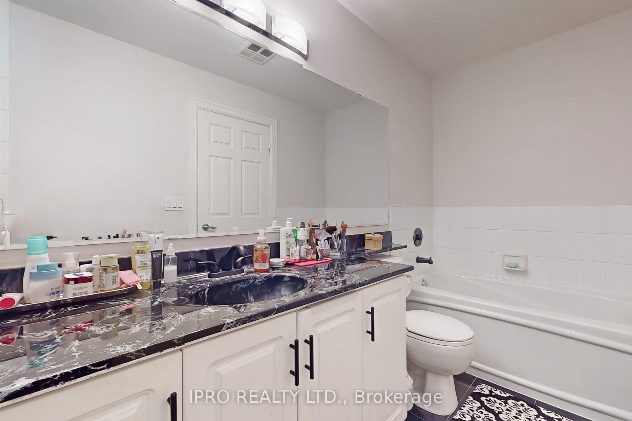 70 High Park Avenue 1804 Property Photo 21