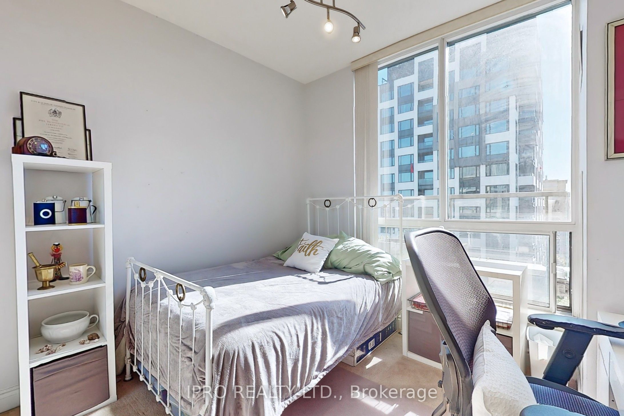 70 High Park Avenue 1804 Property Photo 22
