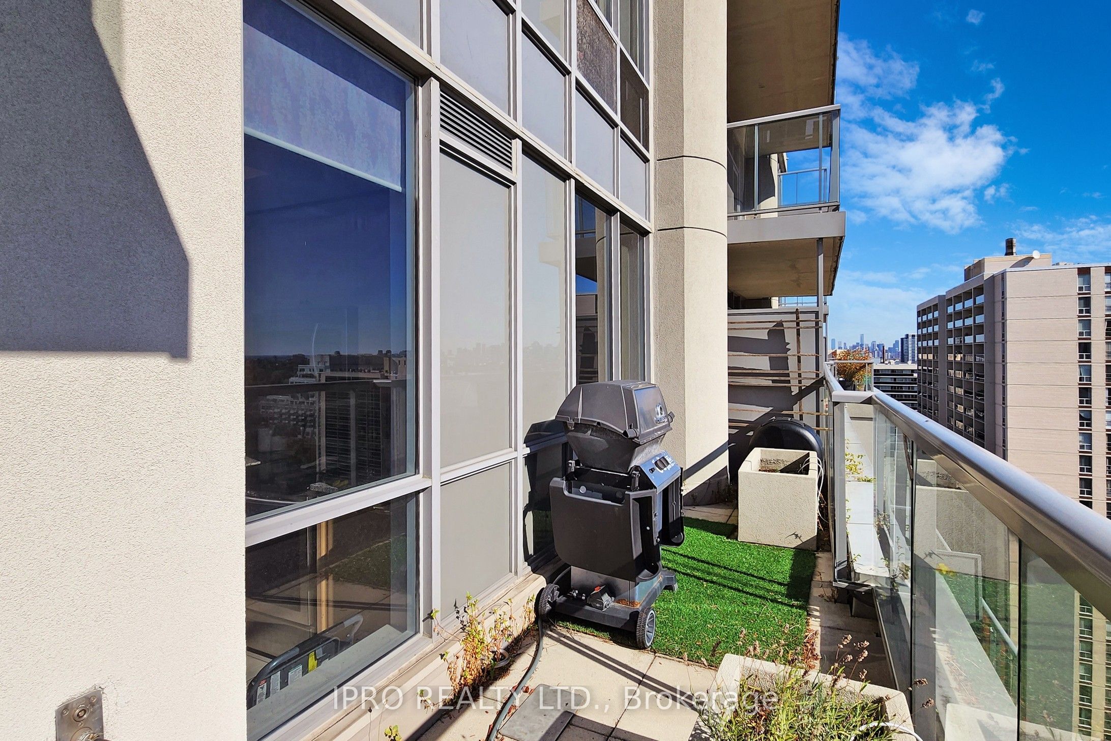 70 High Park Avenue 1804 Property Photo 29