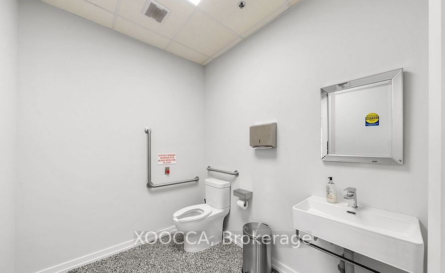 #33 - 5250 Solar Drive Property Photo 16