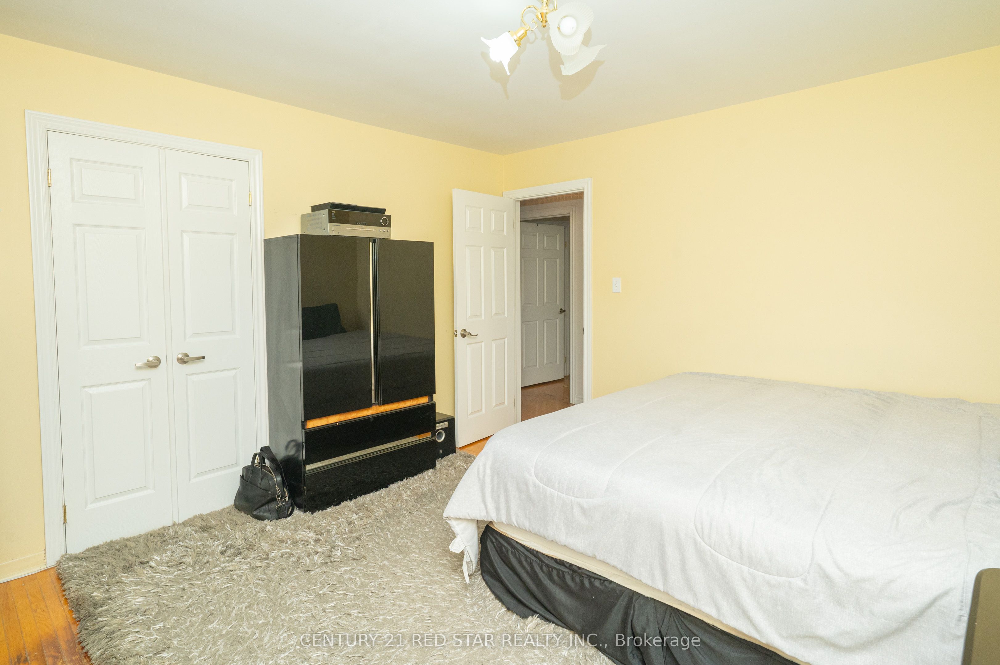 5955 Mayfield Road Property Photo 11