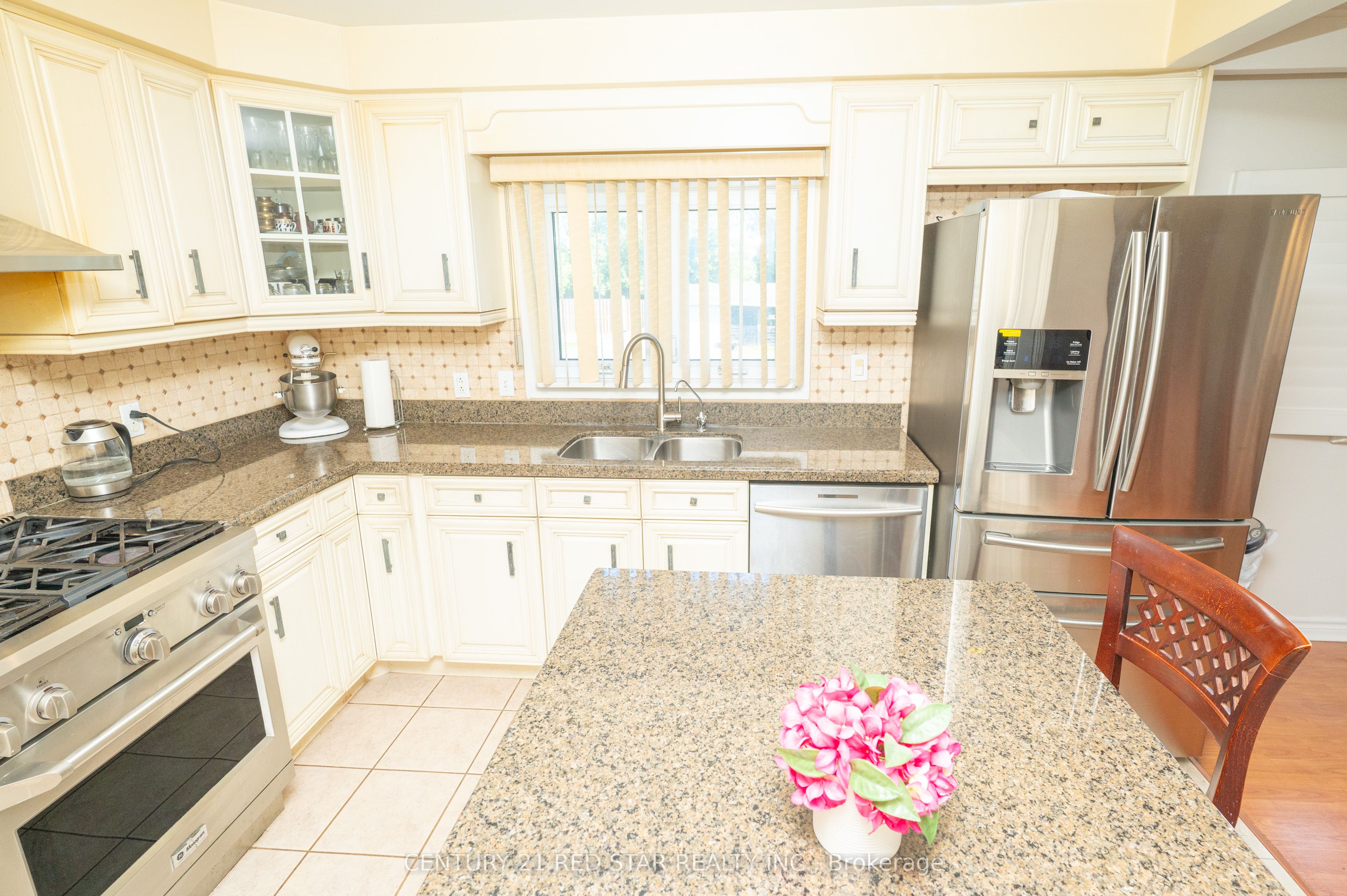 5955 Mayfield Road Property Photo 15