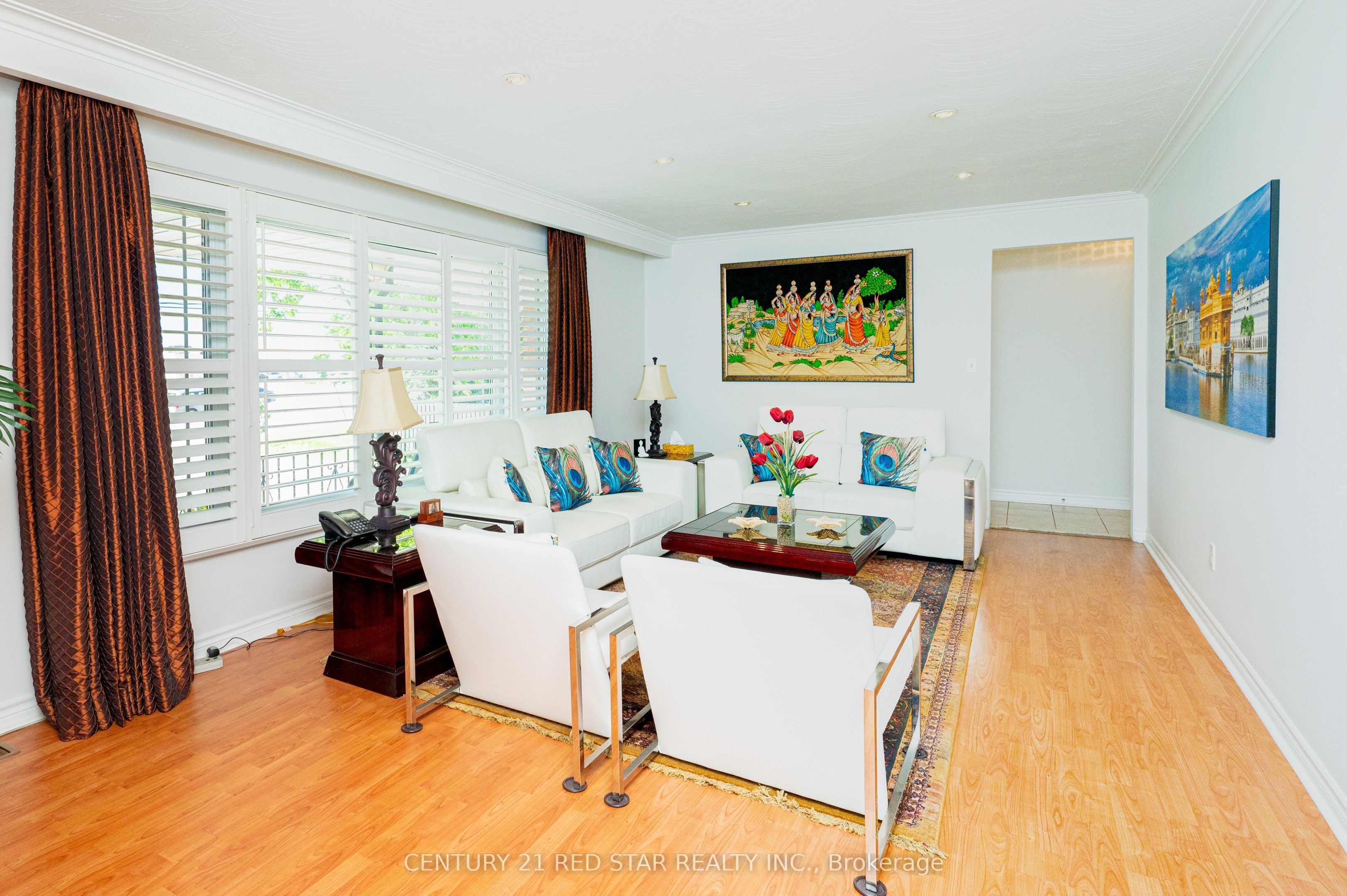 5955 Mayfield Road Property Photo 4