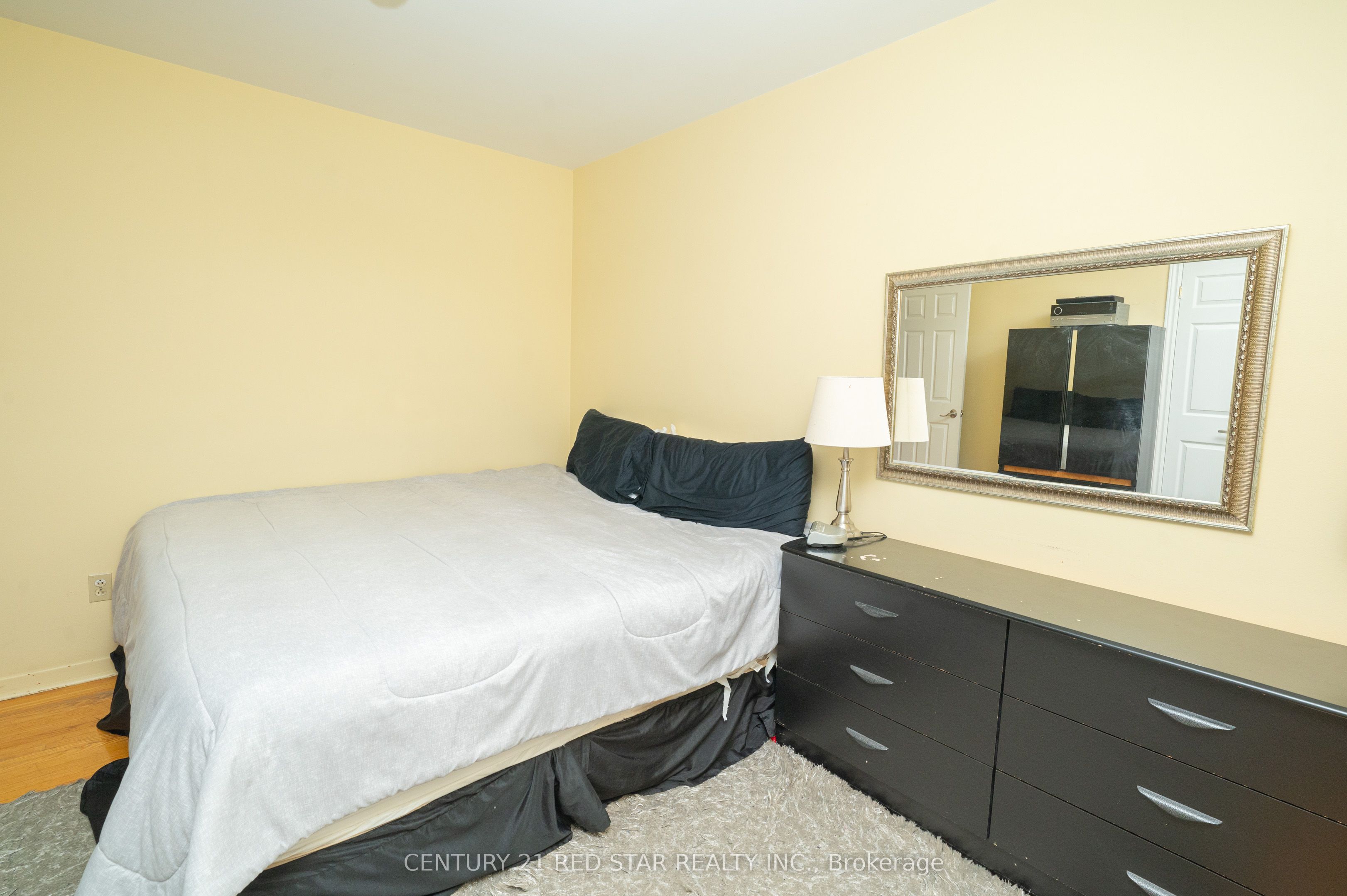 5955 Mayfield Road Property Photo 9