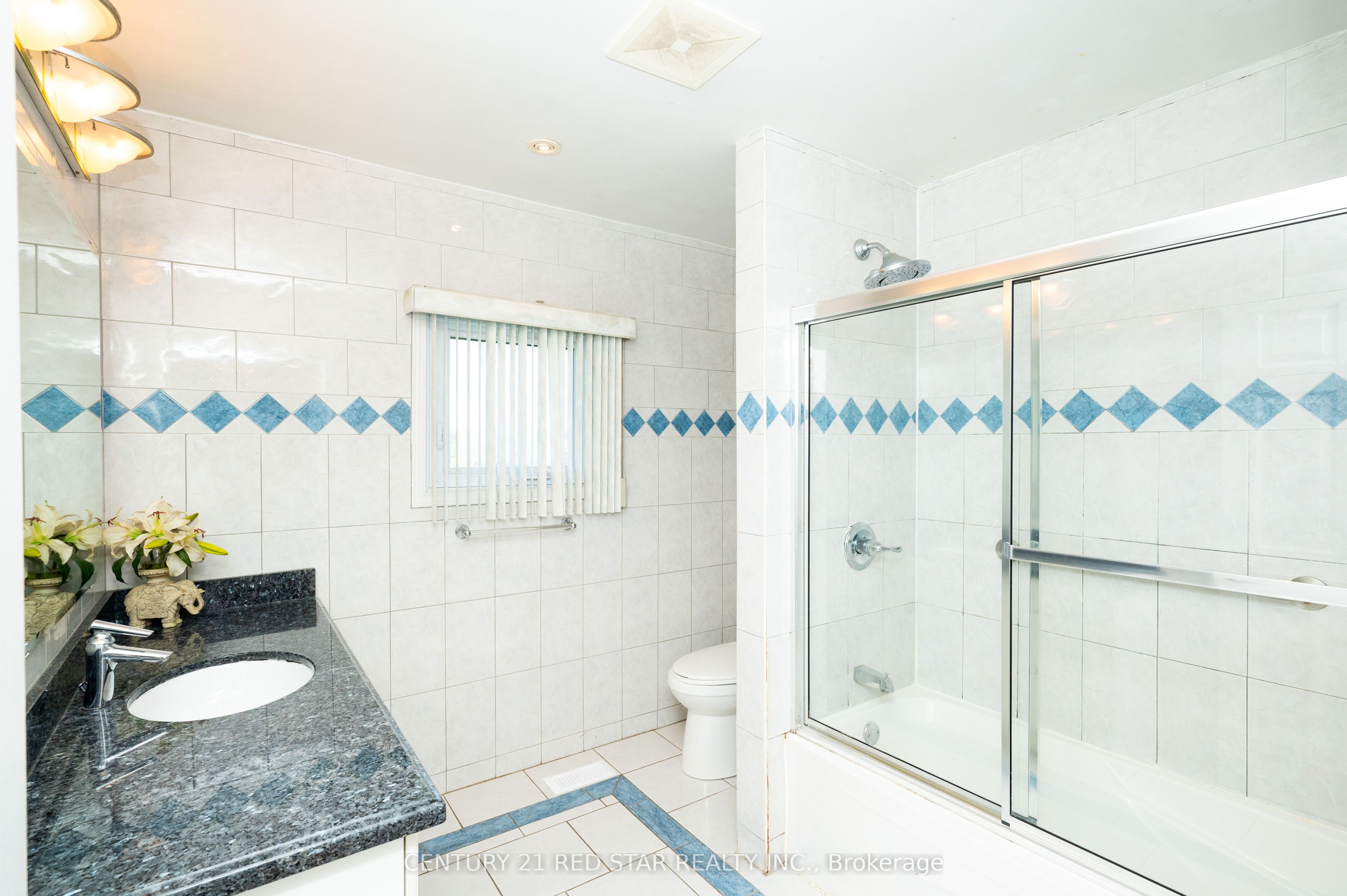 5955 Mayfield Road Property Photo 10