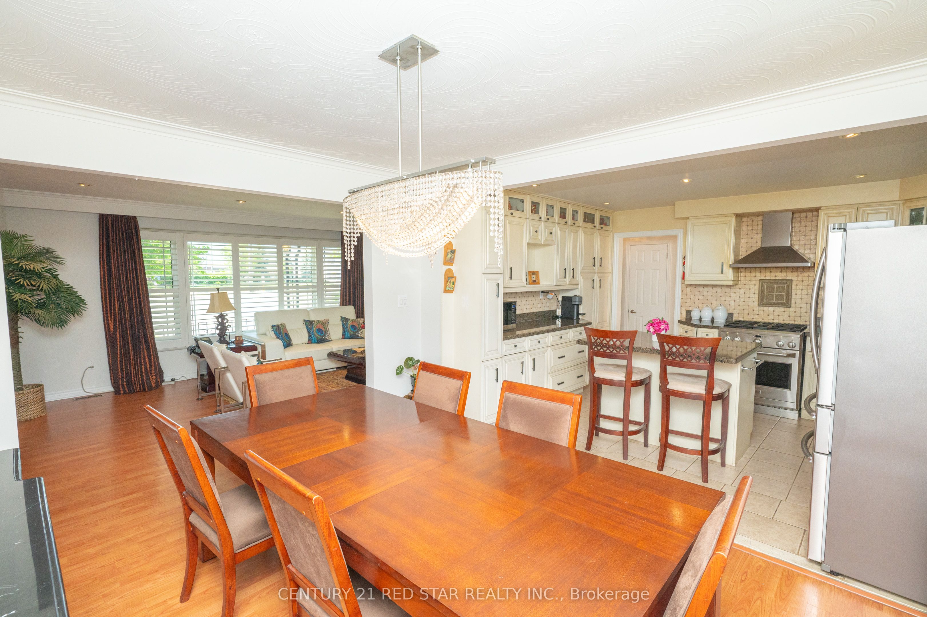 5955 Mayfield Road Property Photo 11