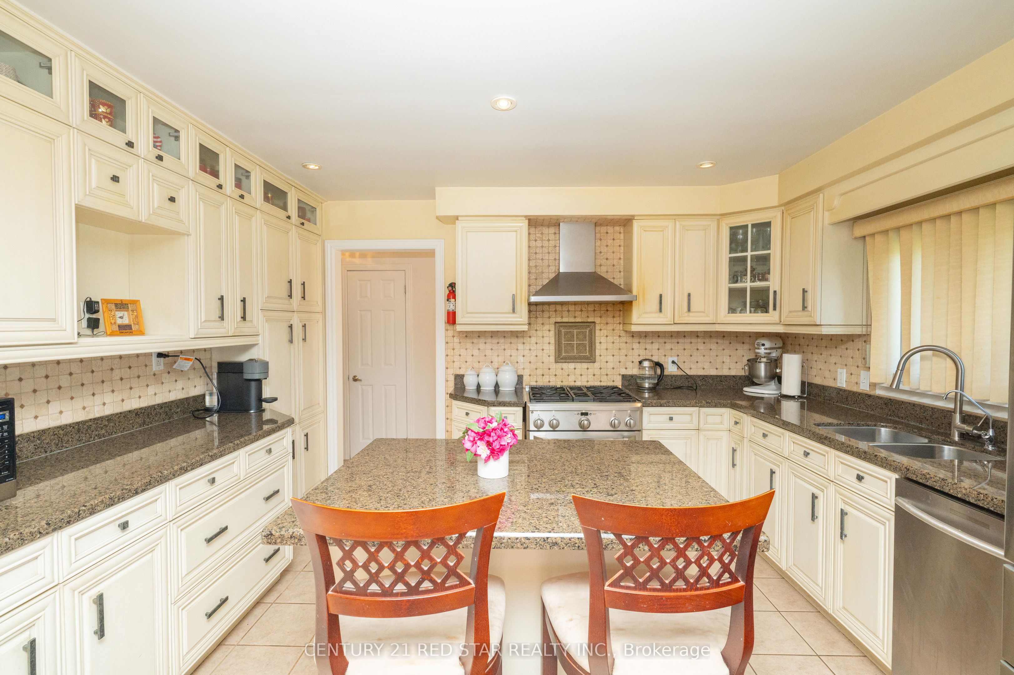 5955 Mayfield Road Property Photo 12