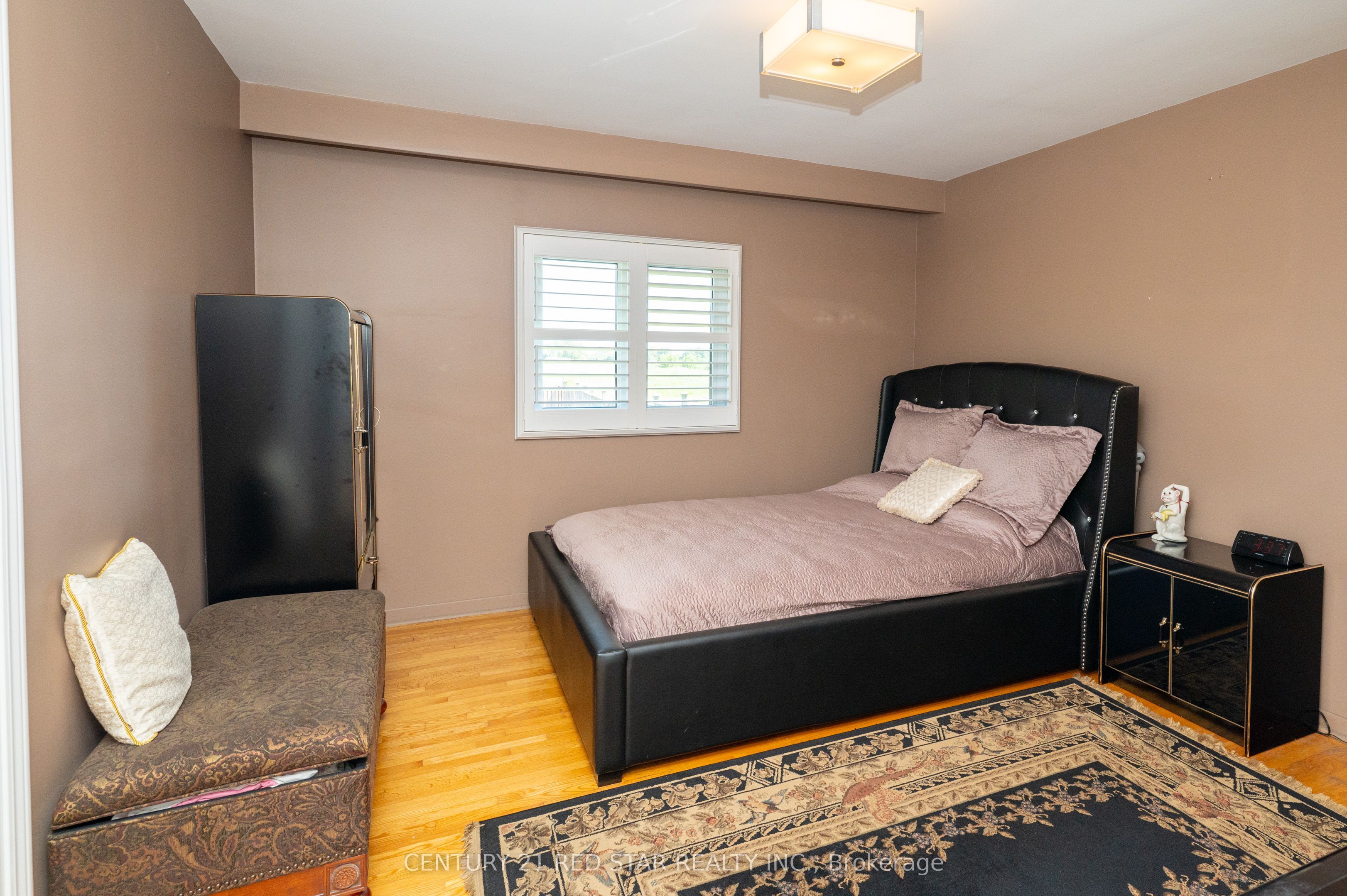 5955 Mayfield Road Property Photo 13