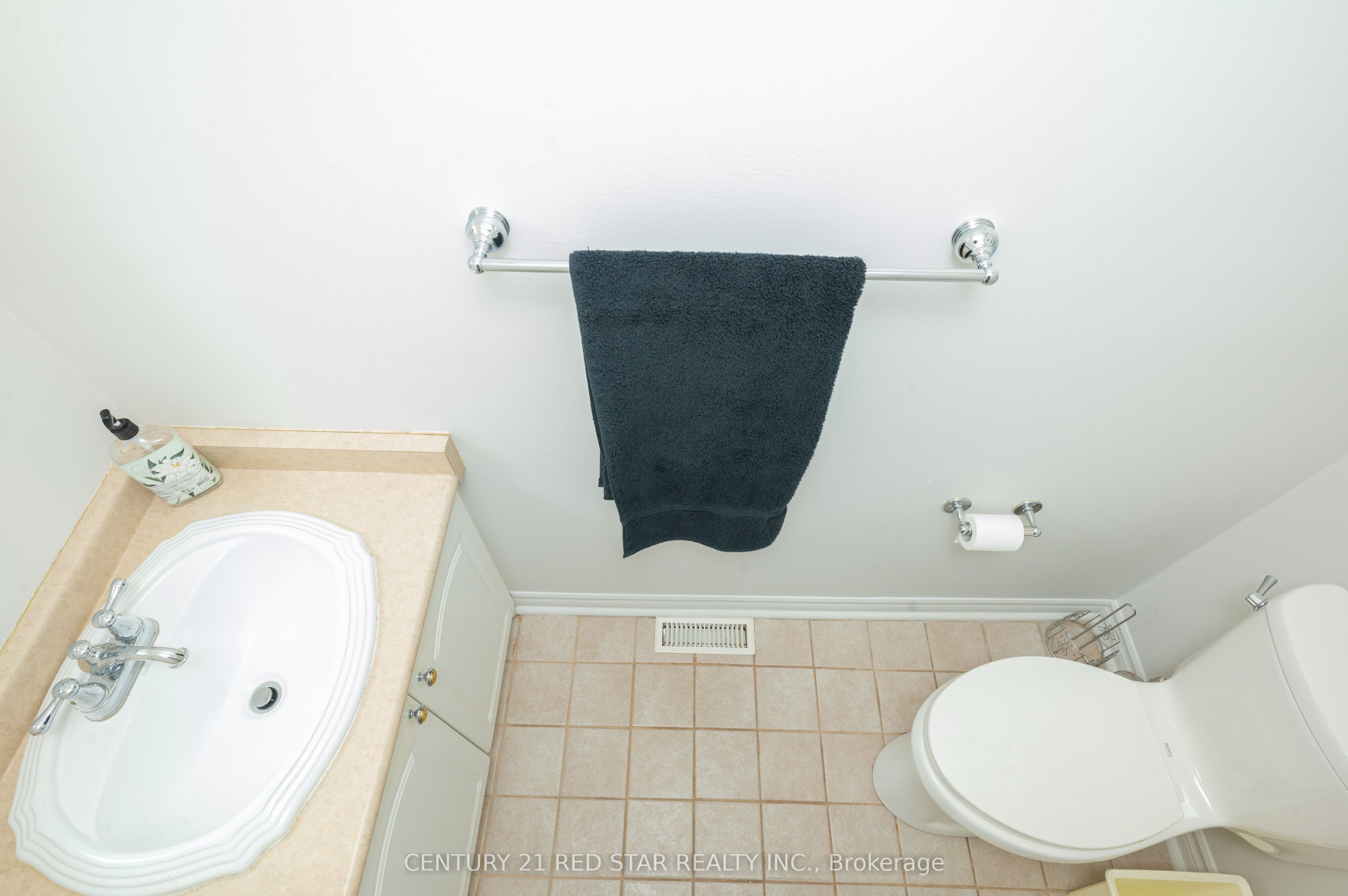 5955 Mayfield Road Property Photo 14