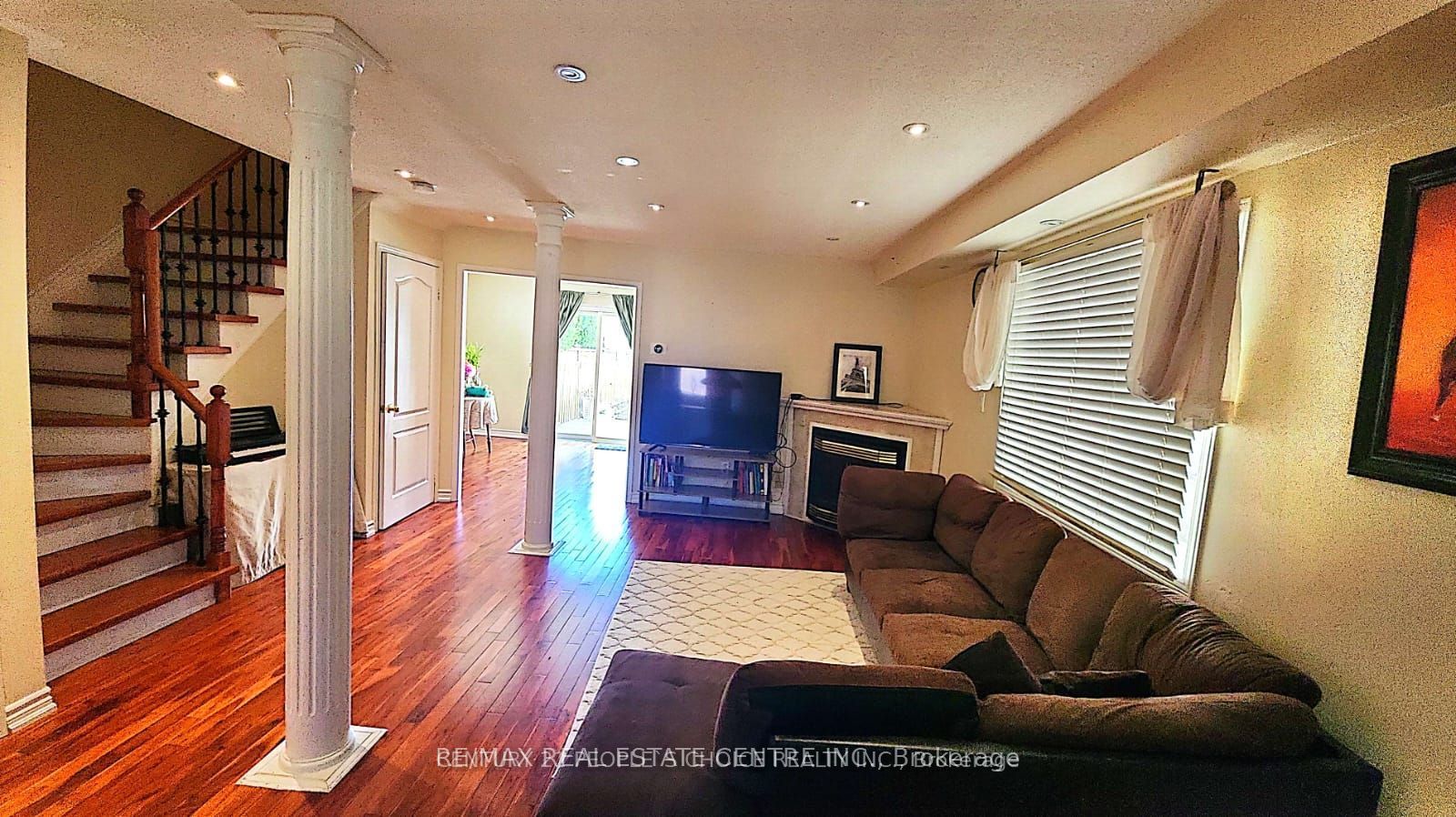 717 Dolly Bird Lane Property Photo 3