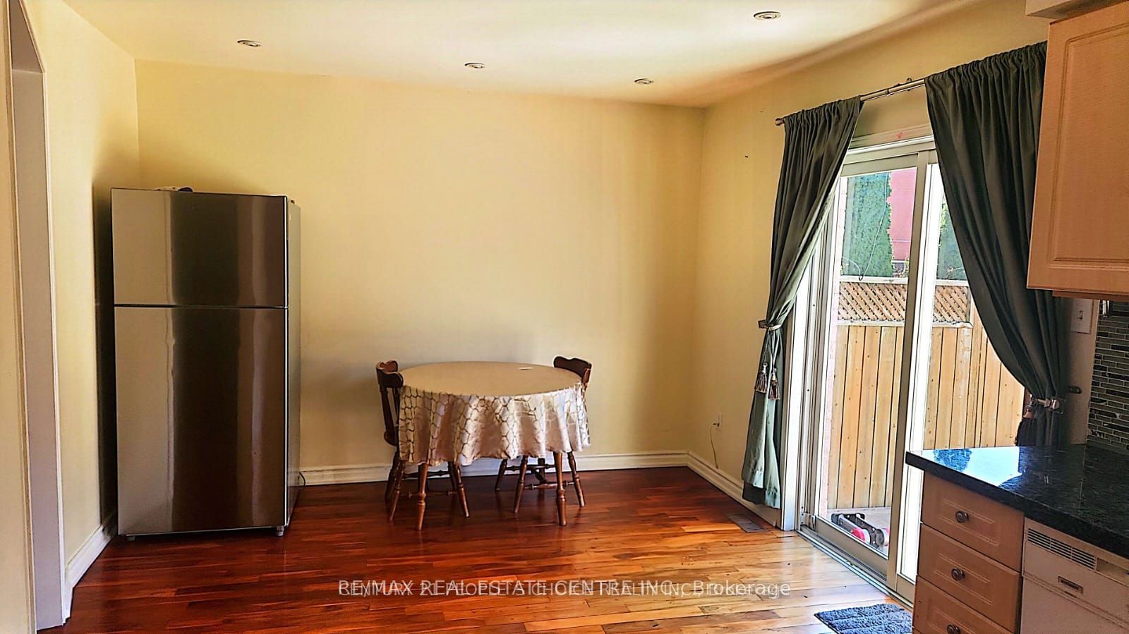 717 Dolly Bird Lane Property Photo 7