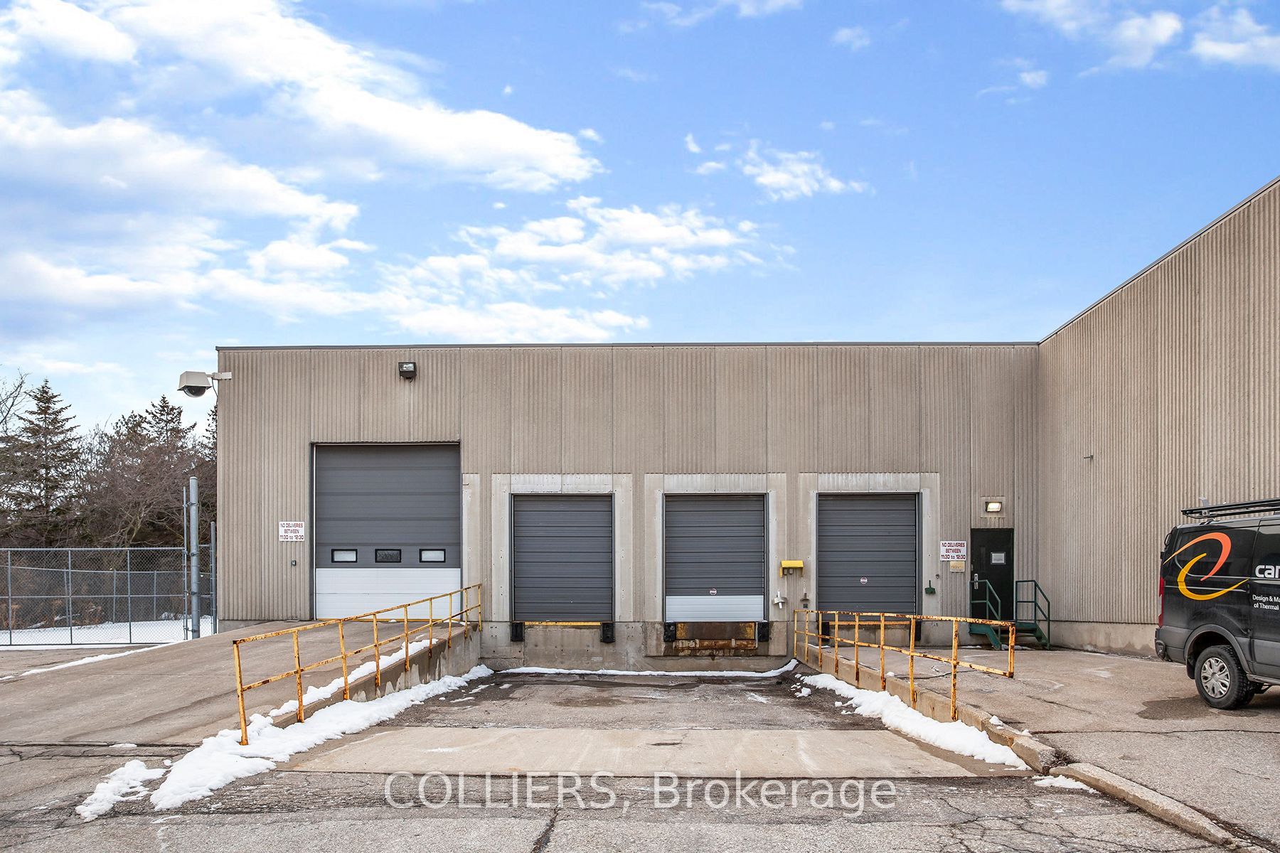 2640 Argentia Rd Property Photo 4