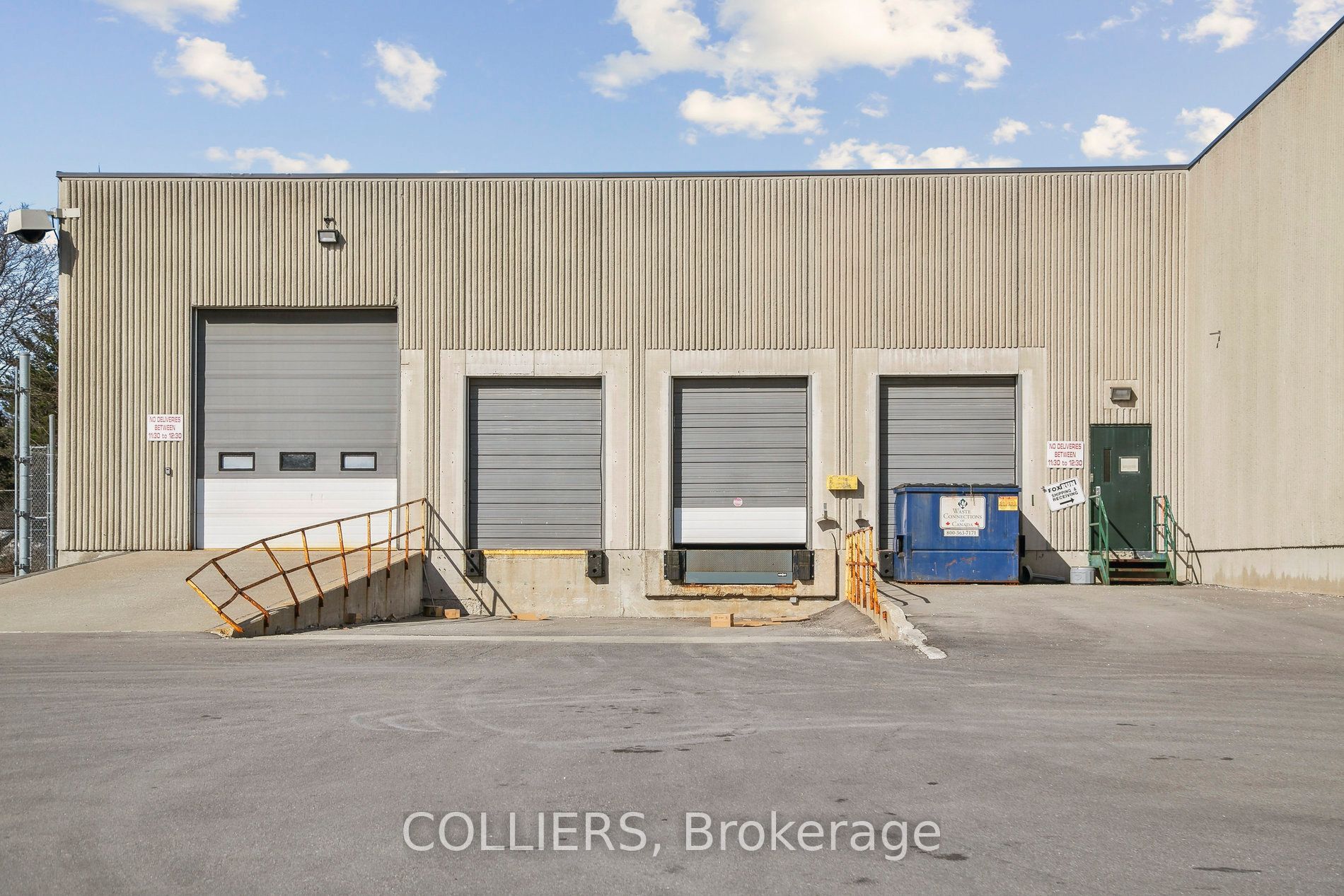 2640 Argentia Rd Property Photo 14