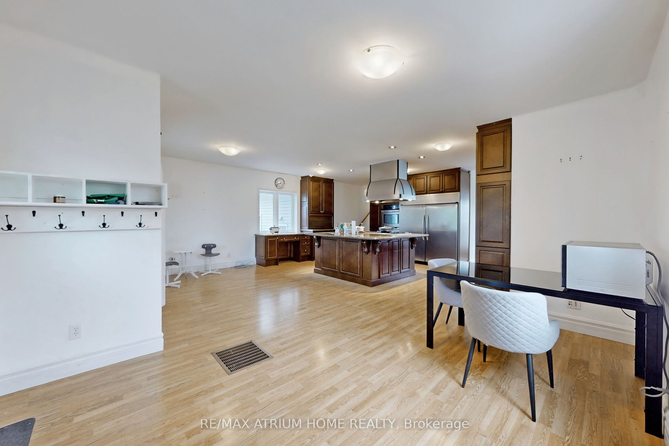 1242 Alexandra Avenue Property Photo 4