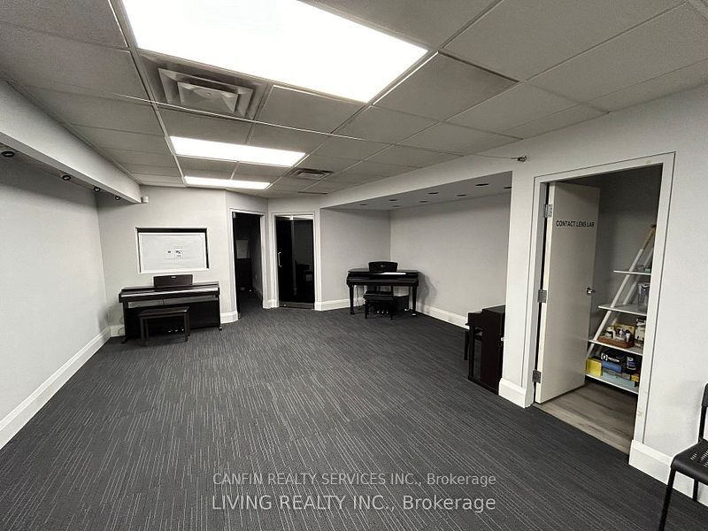 3039 Hurontario Street Property Photo 6