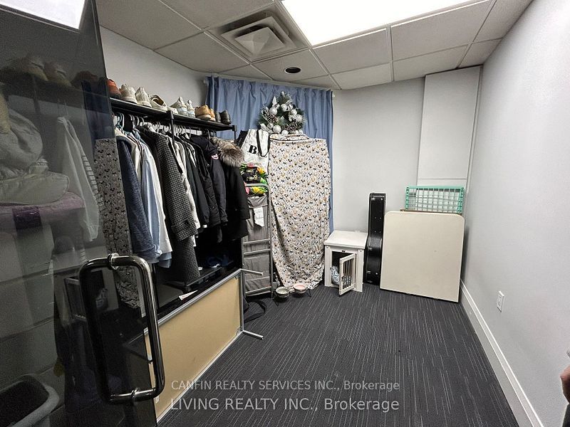 3039 Hurontario Street Property Photo 8