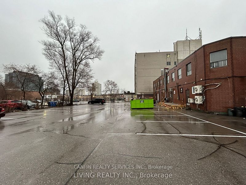 3039 Hurontario Street Property Photo 10