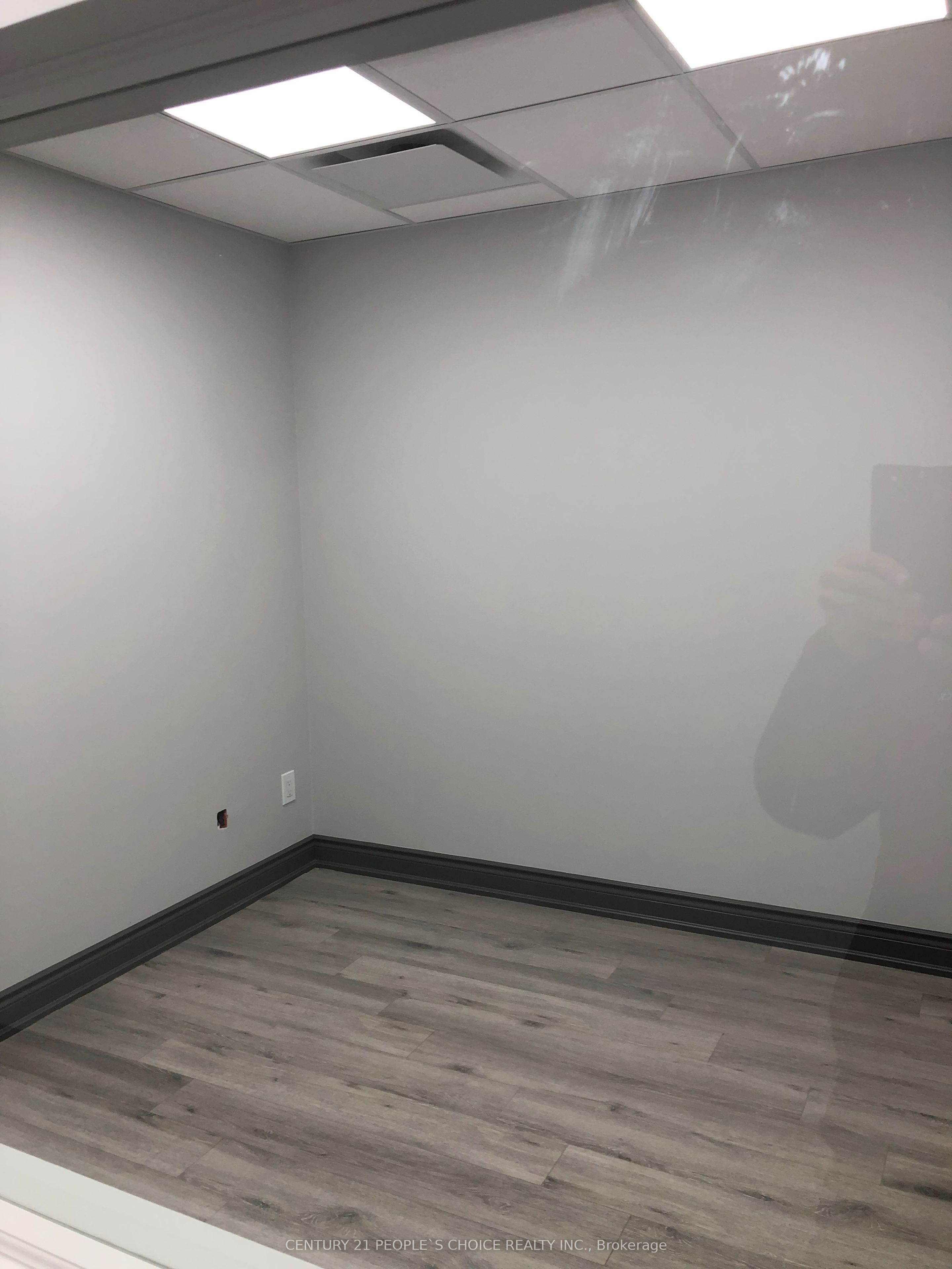 #113 #room 5 - 127 Westmore Drive Property Photo 16
