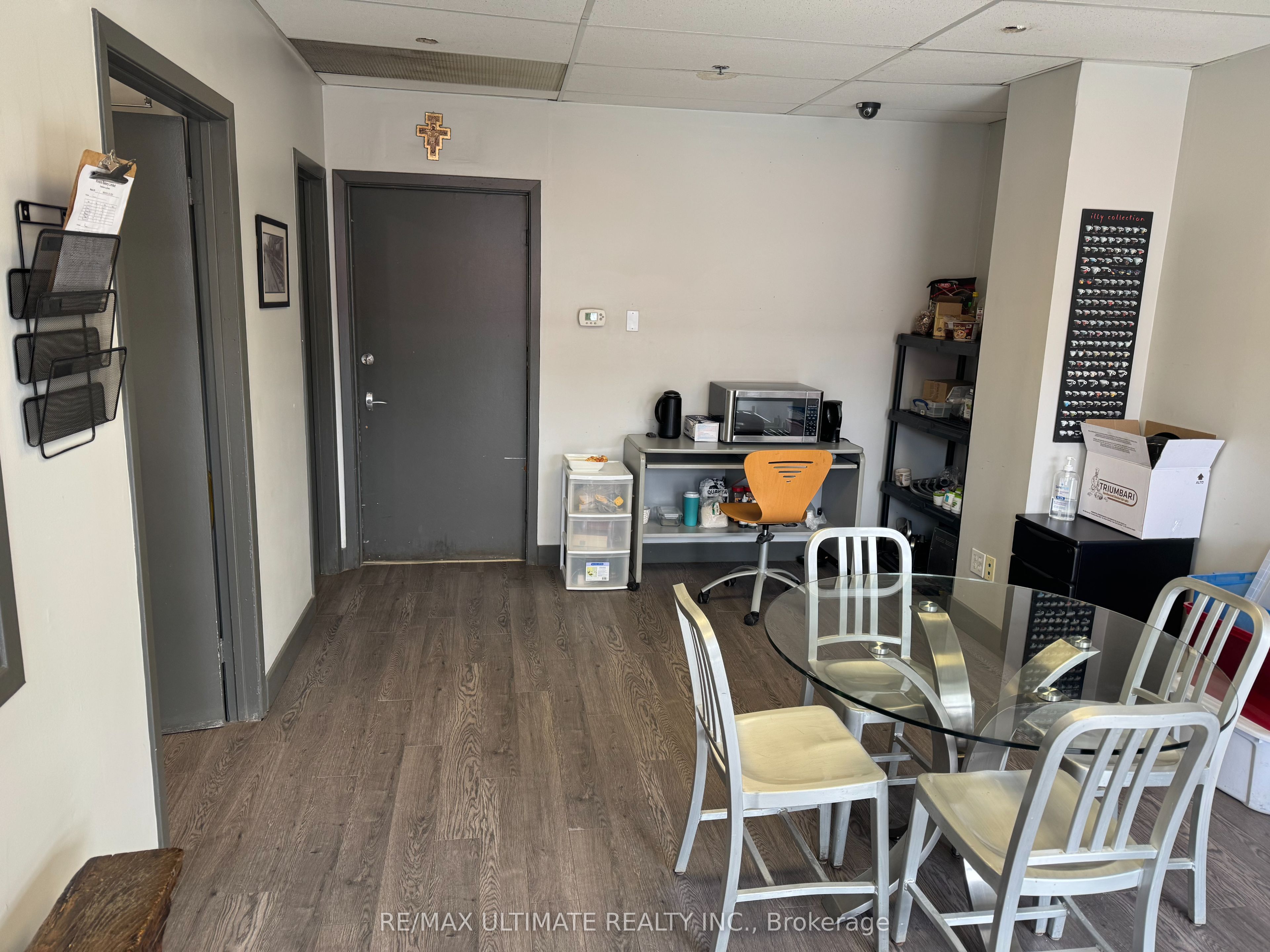 329 Evans Avenue Property Photo 2