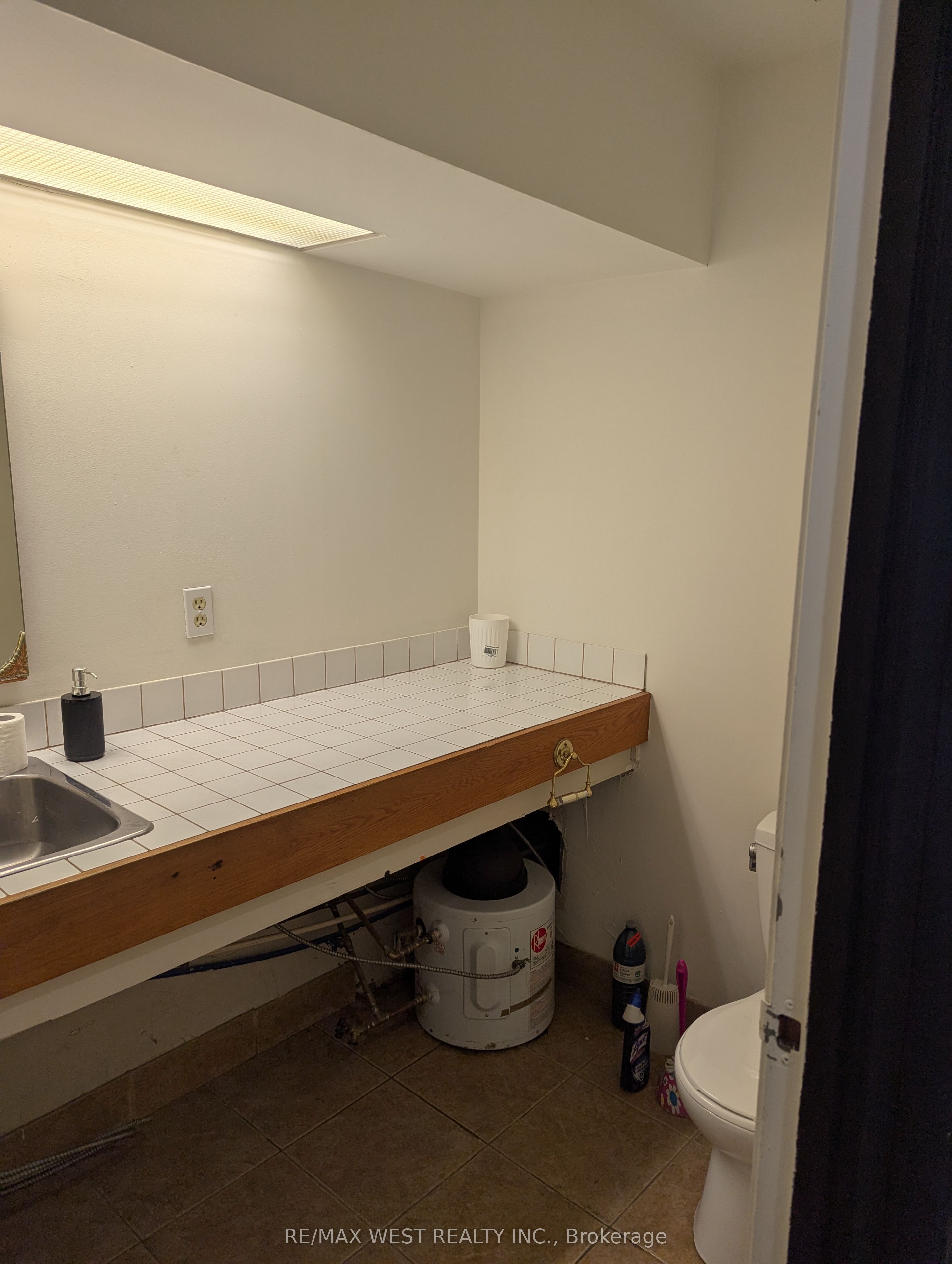 174 Lakeshore Road Property Photo 4
