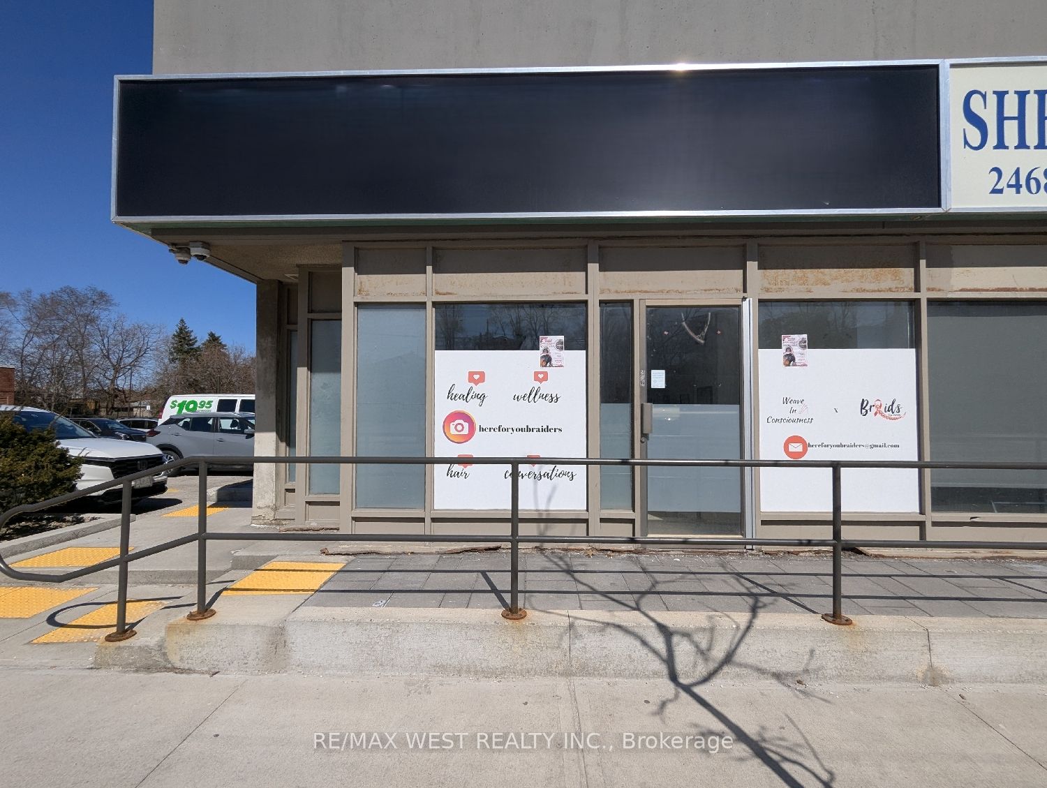 #unit 1 - 2468 Eglinton Avenue Property Photo 5