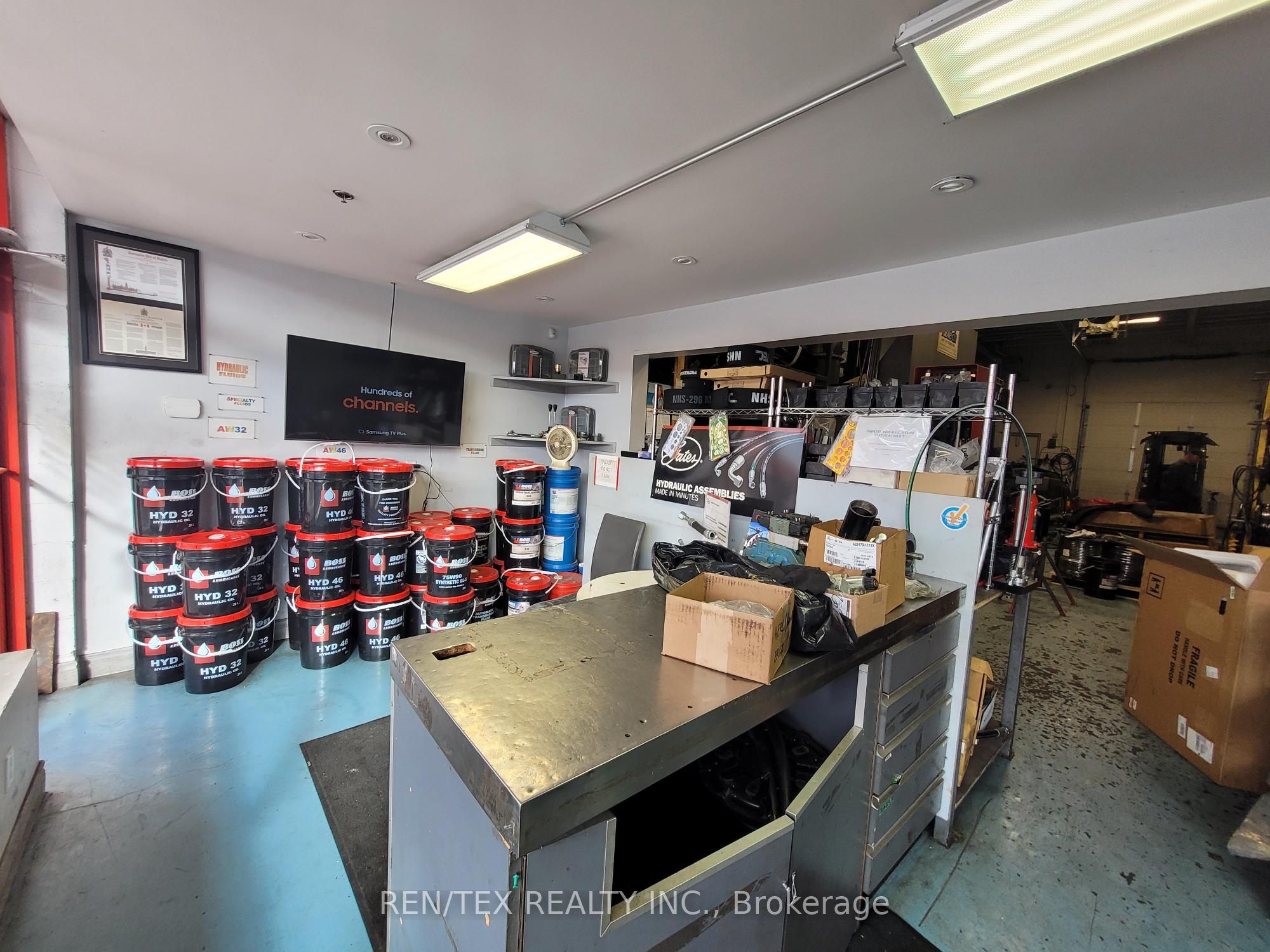 #u 26-28 - 22 Steinway Boulevard Property Photo 6