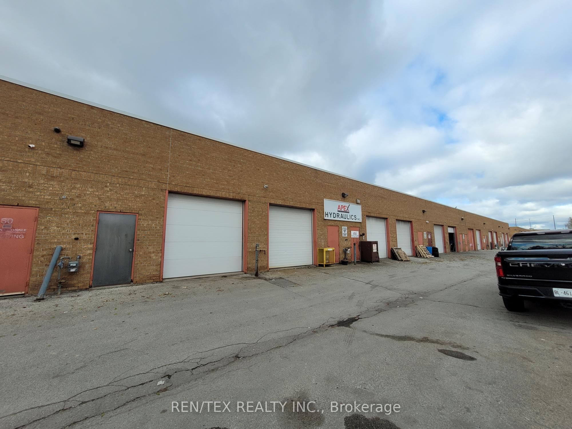 #u 26-28 - 22 Steinway Boulevard Property Photo 9