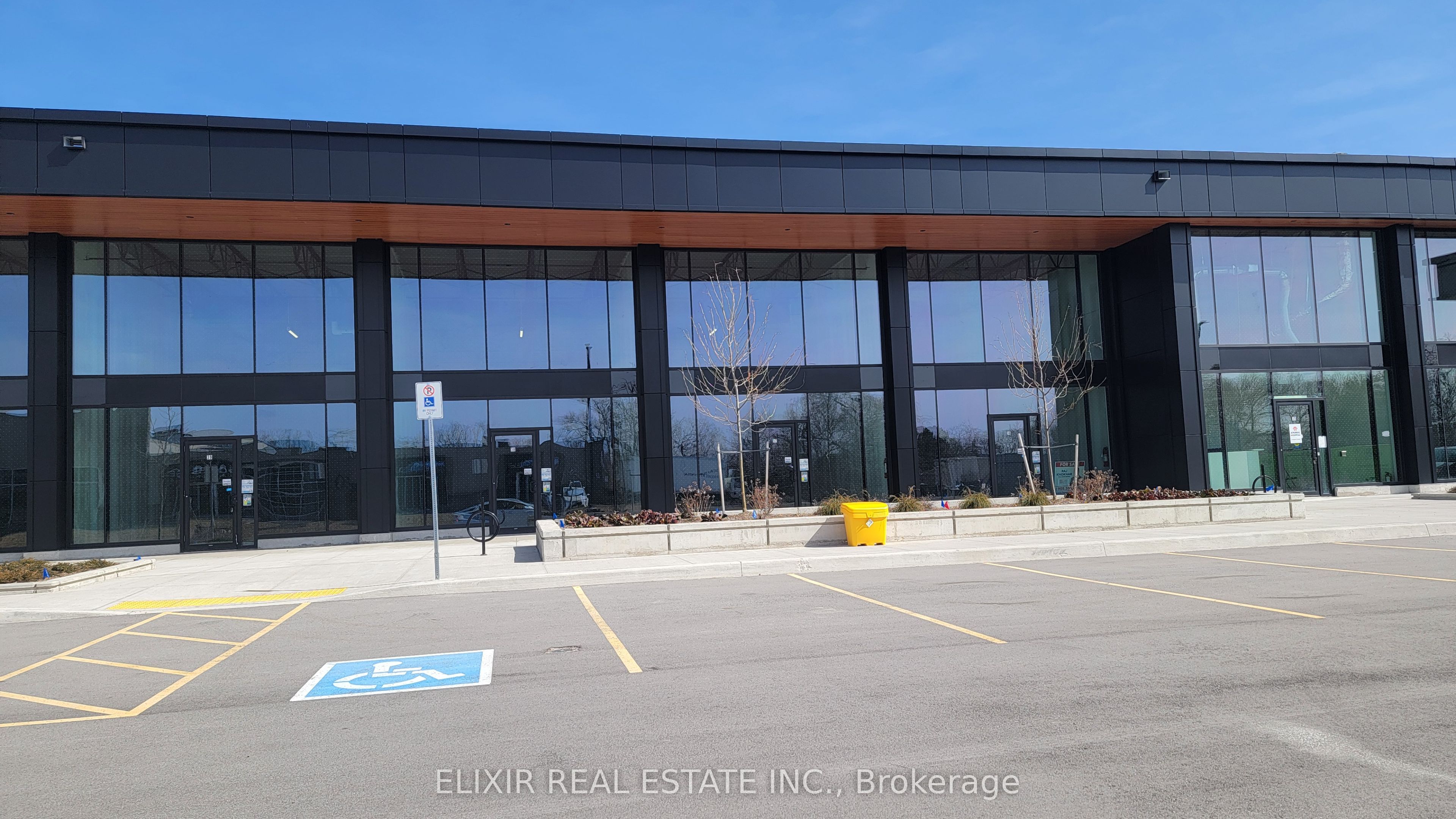 #38 - 530 Speers Road Property Photo 3