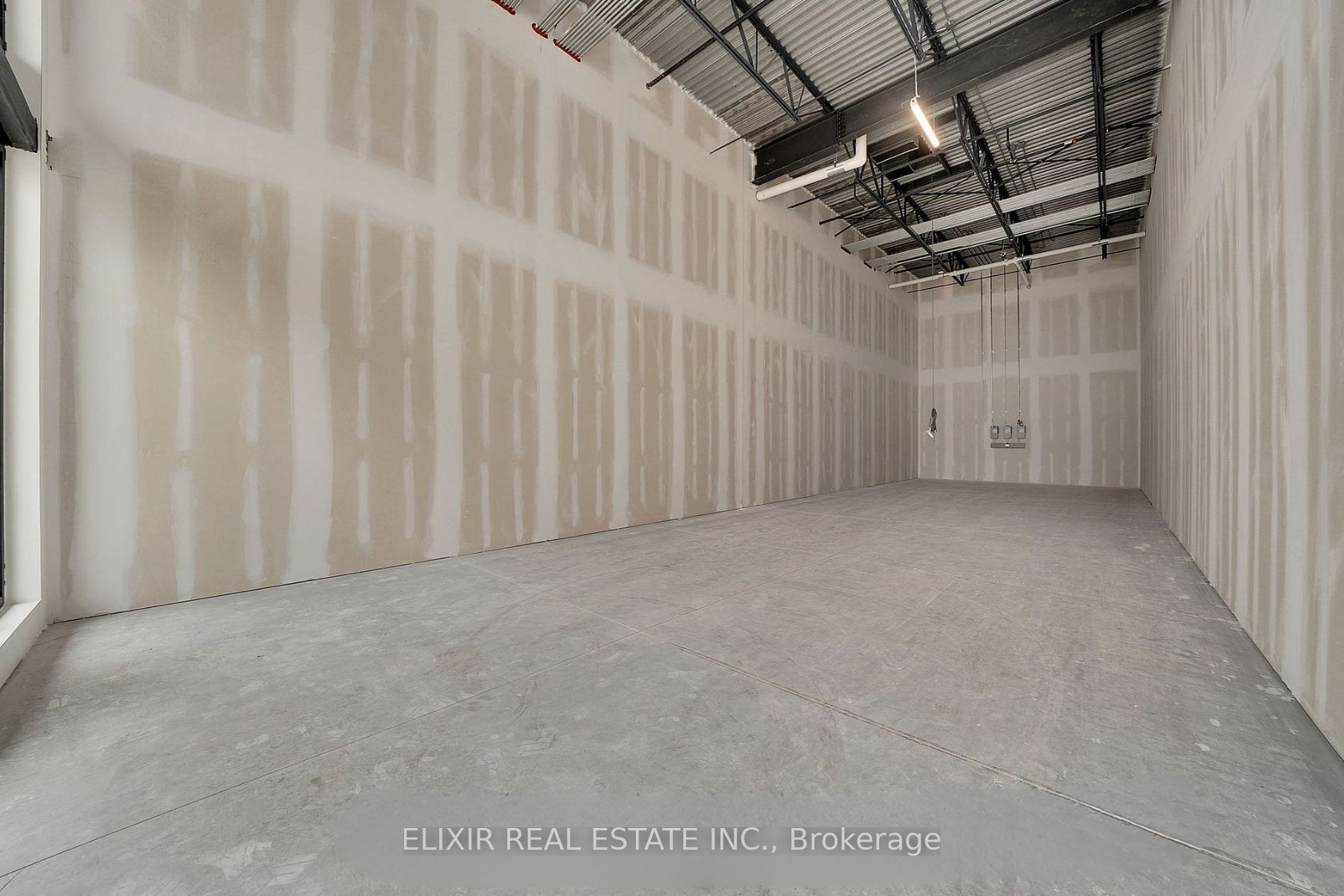 #38 - 530 Speers Road Property Photo 6