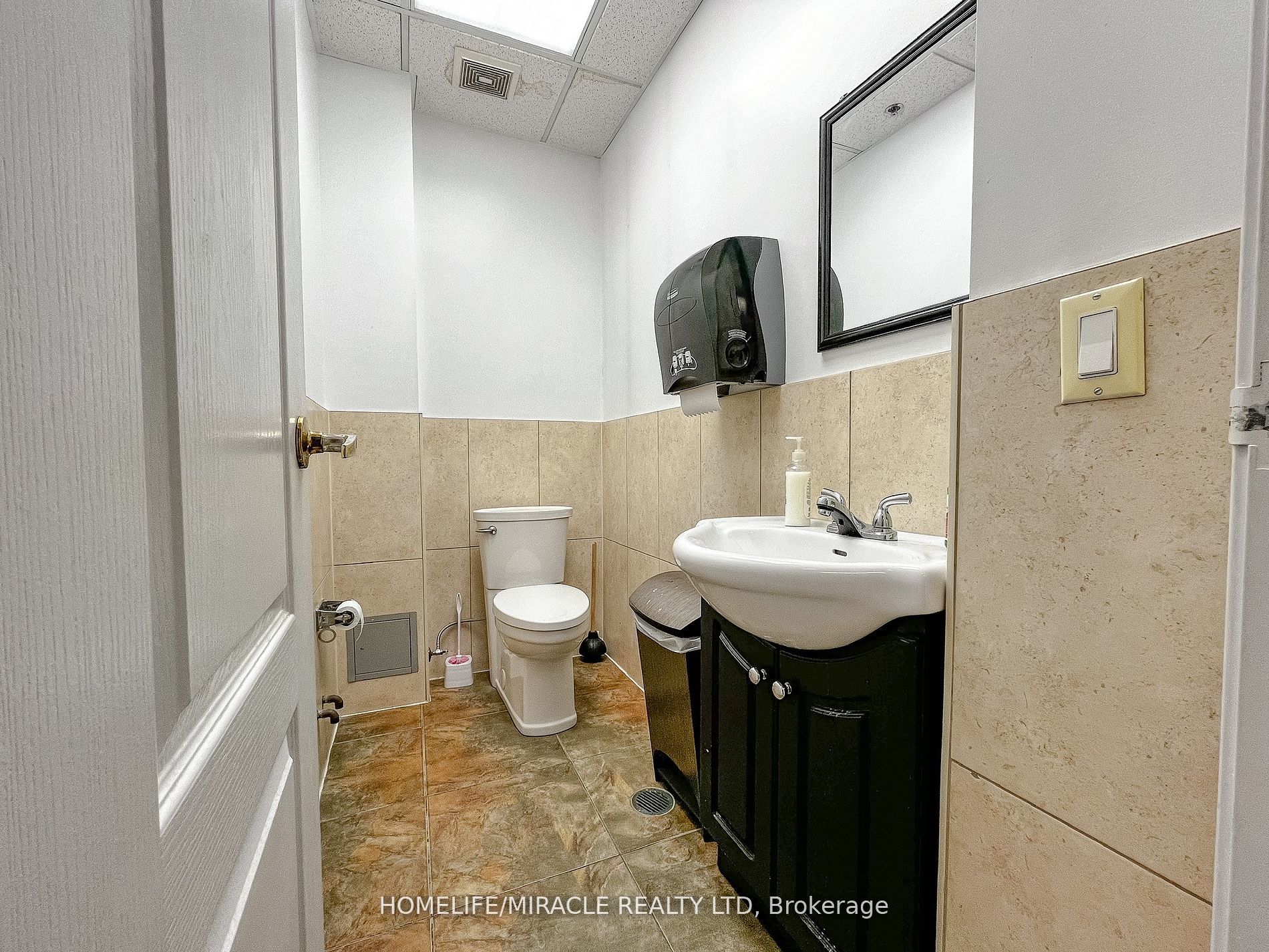 #19 - 351 Parkhurst Square Property Photo 14