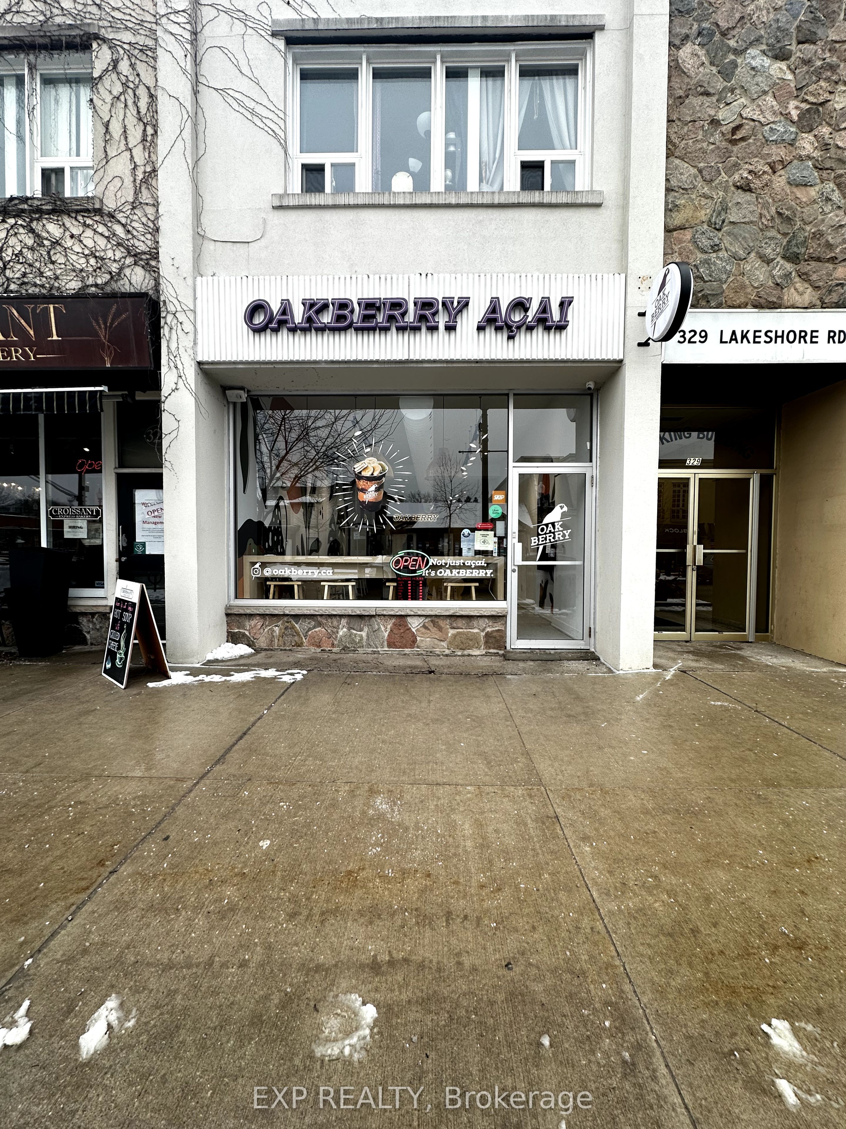 327 Lakeshore Road Property Photo
