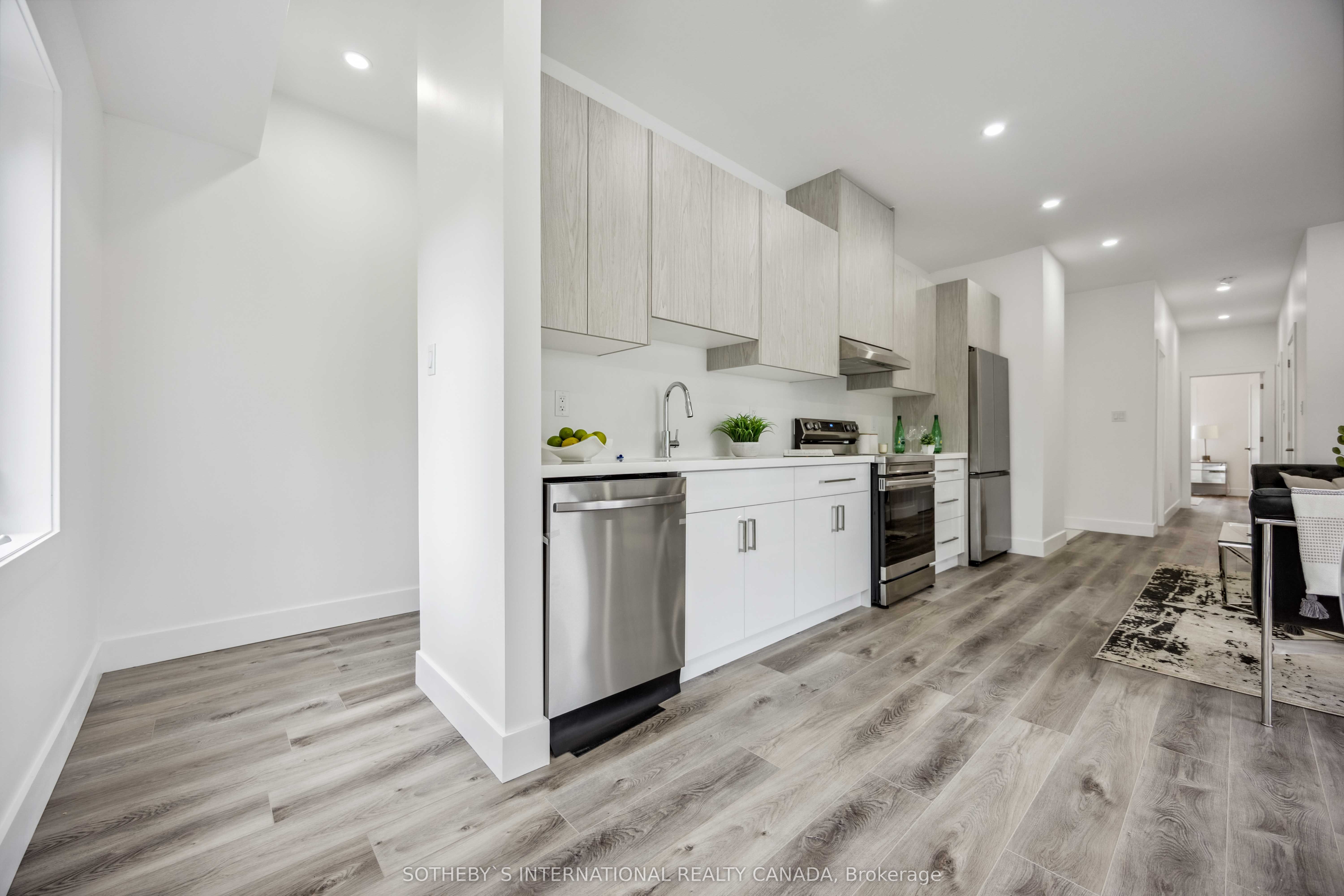 1925 Lawrence Avenue Property Photo 7