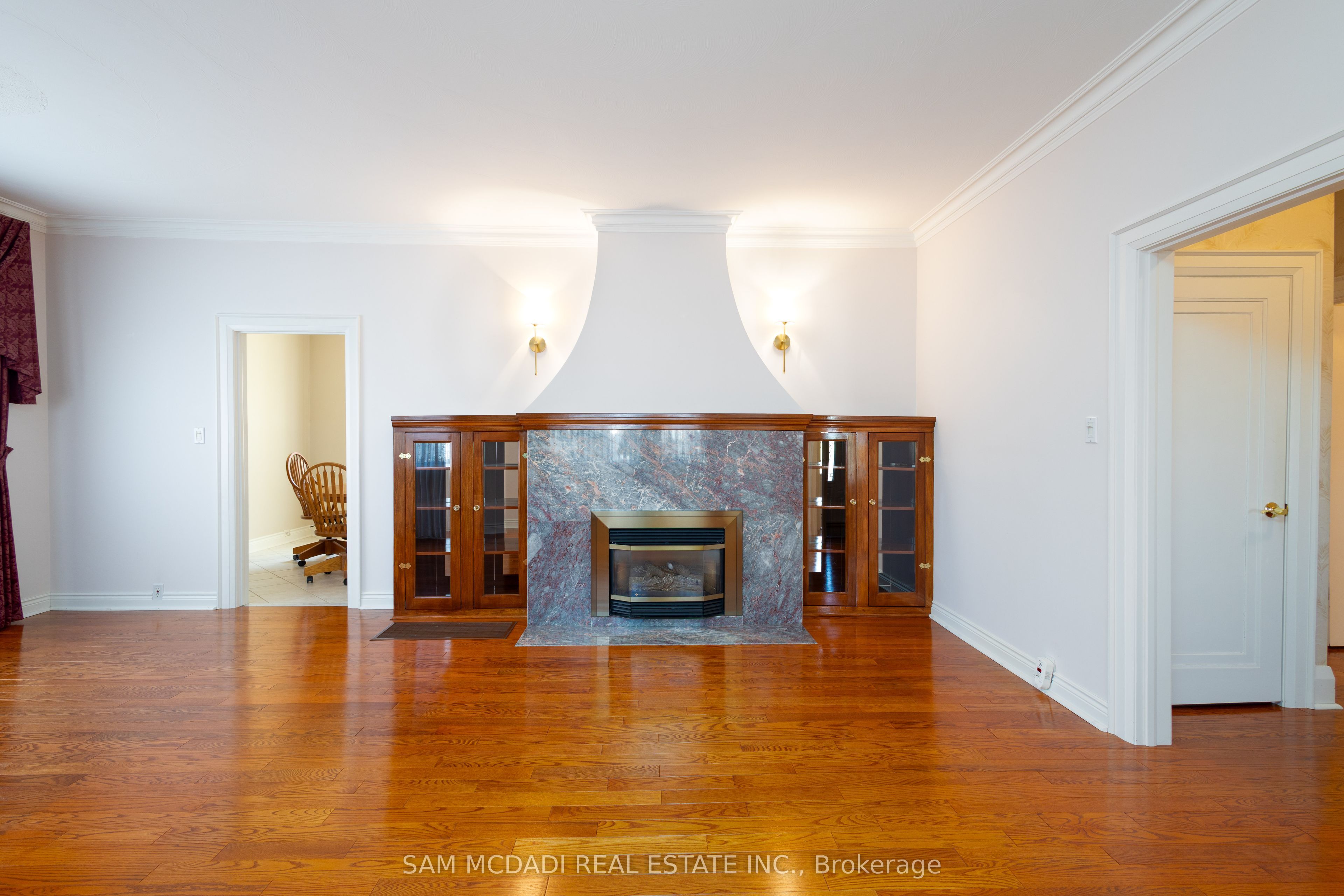 469 Evans Avenue Property Photo 14