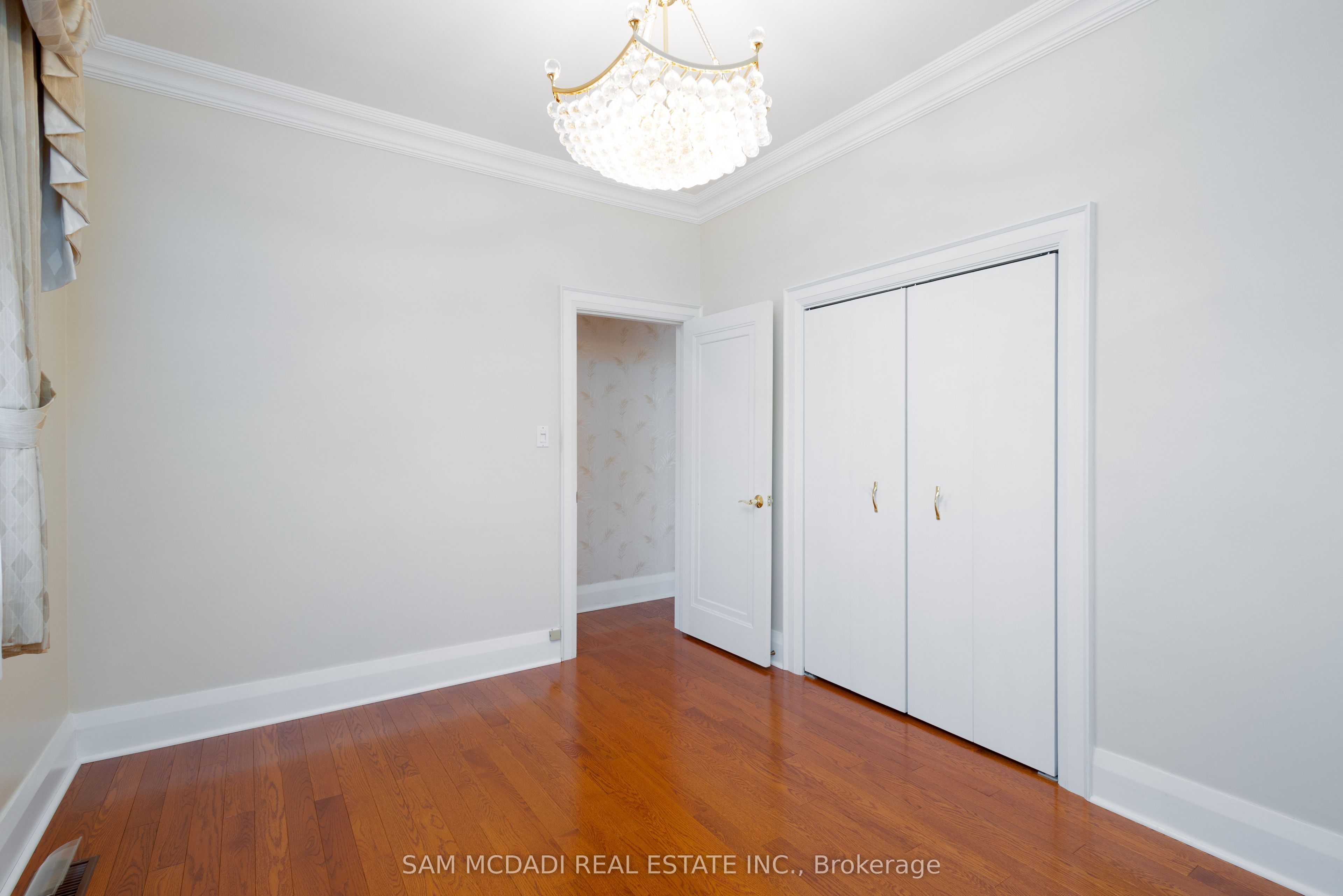 469 Evans Avenue Property Photo 18